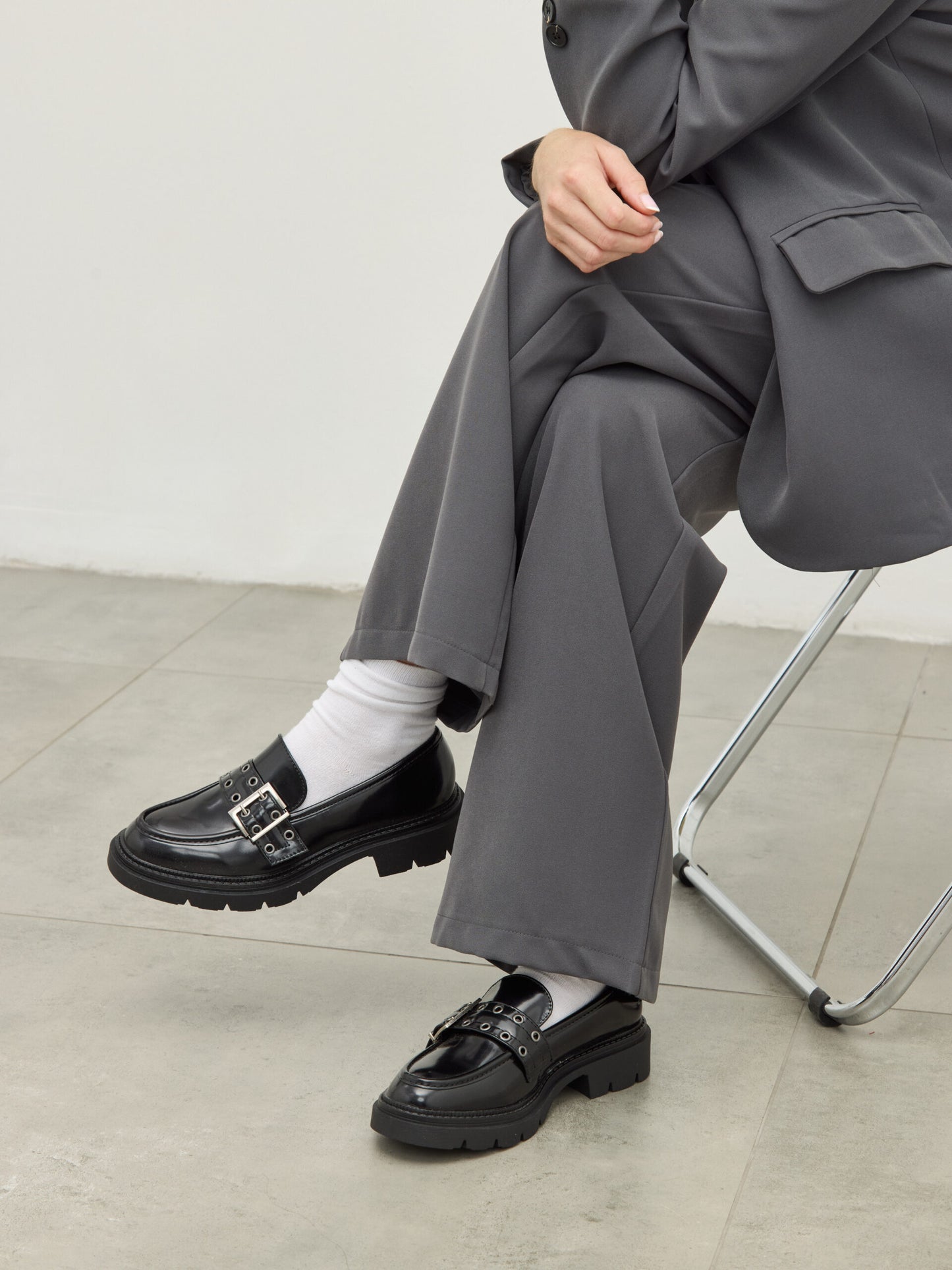 מוקסין אבזם מאנון | שחור