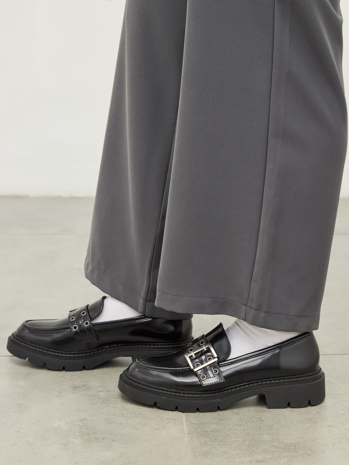 מוקסין אבזם מאנון | שחור