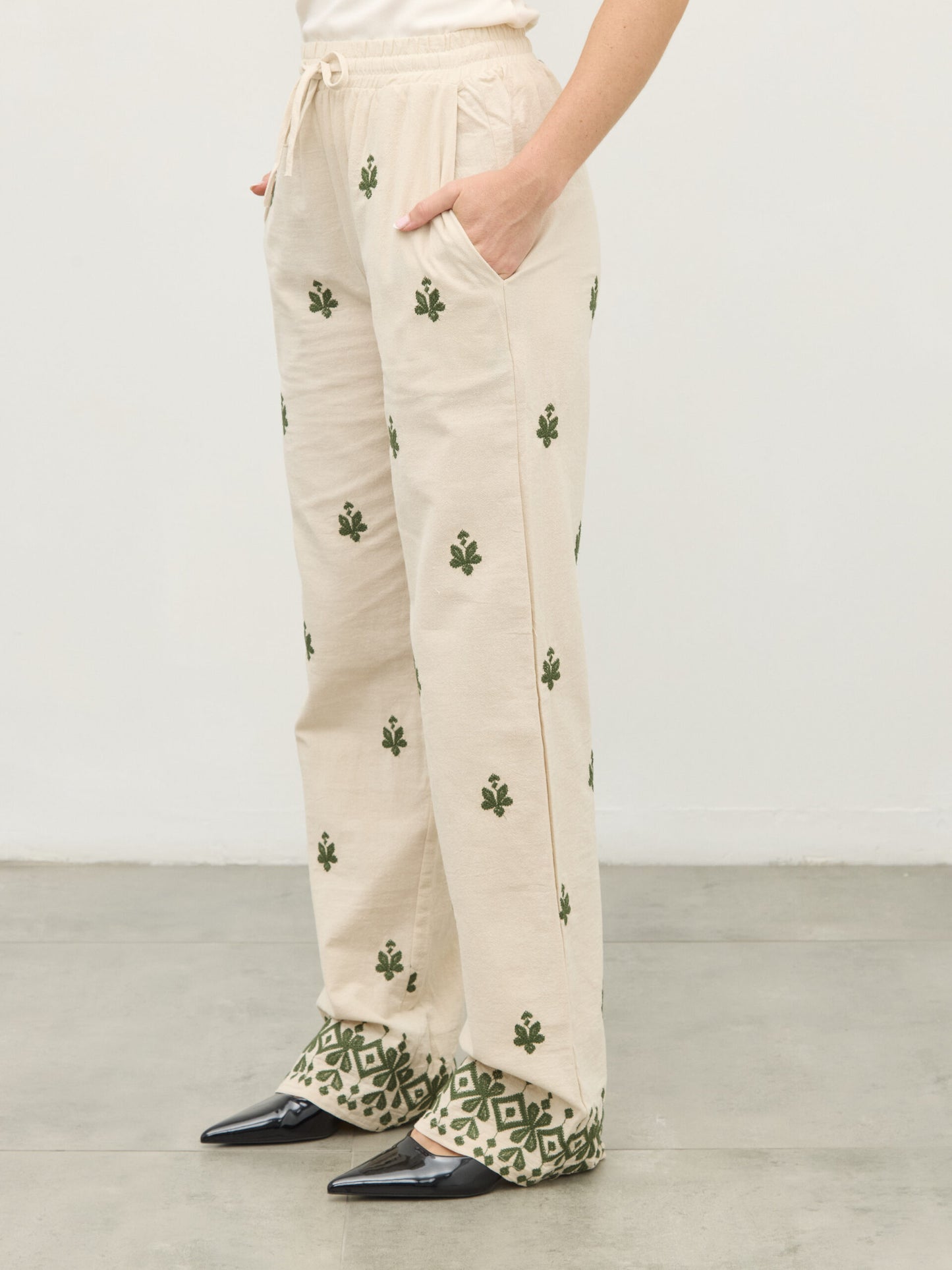 מכנסי פשתן רקמה ליה | ירוק