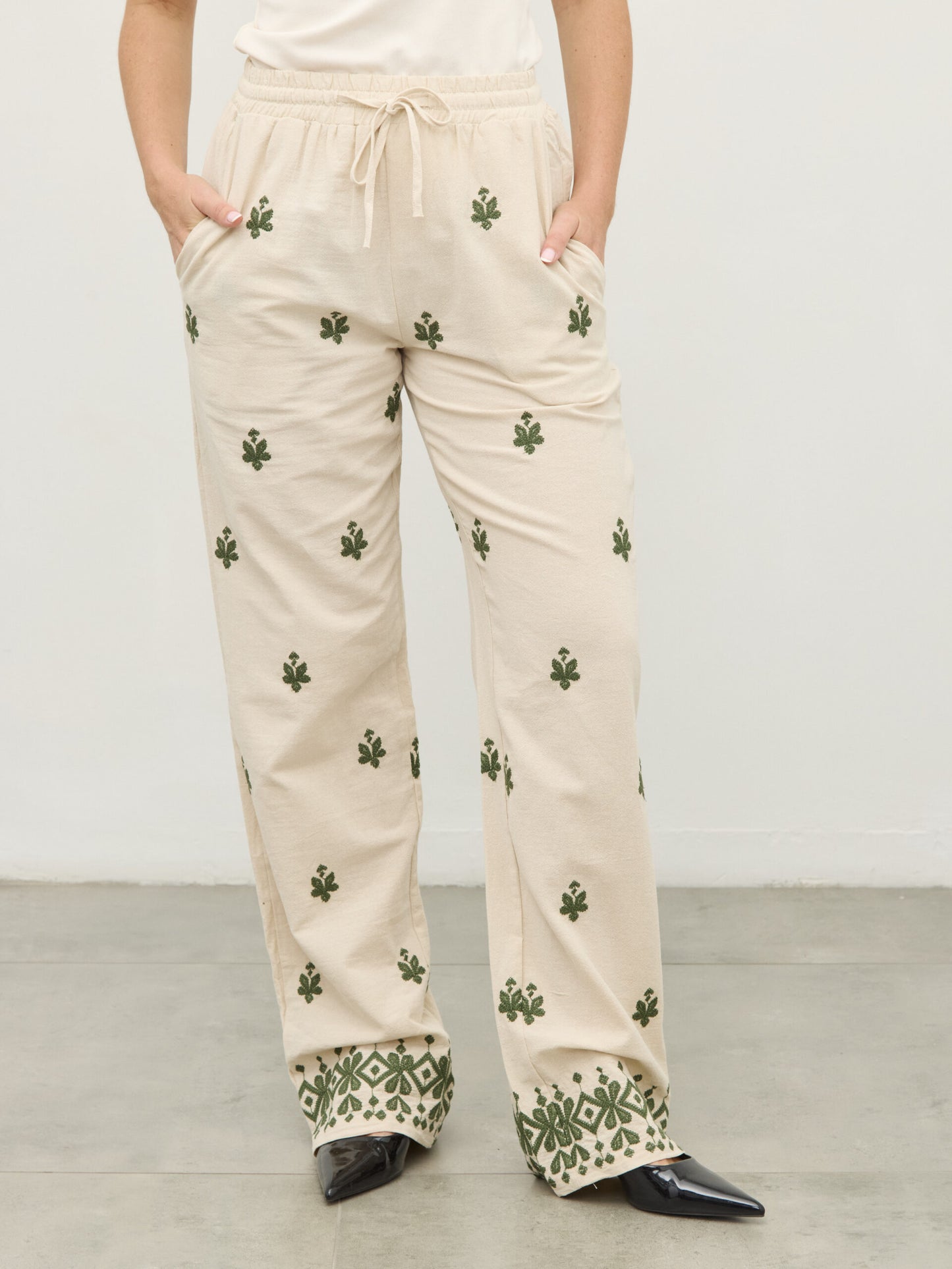 מכנסי פשתן רקמה ליה | ירוק