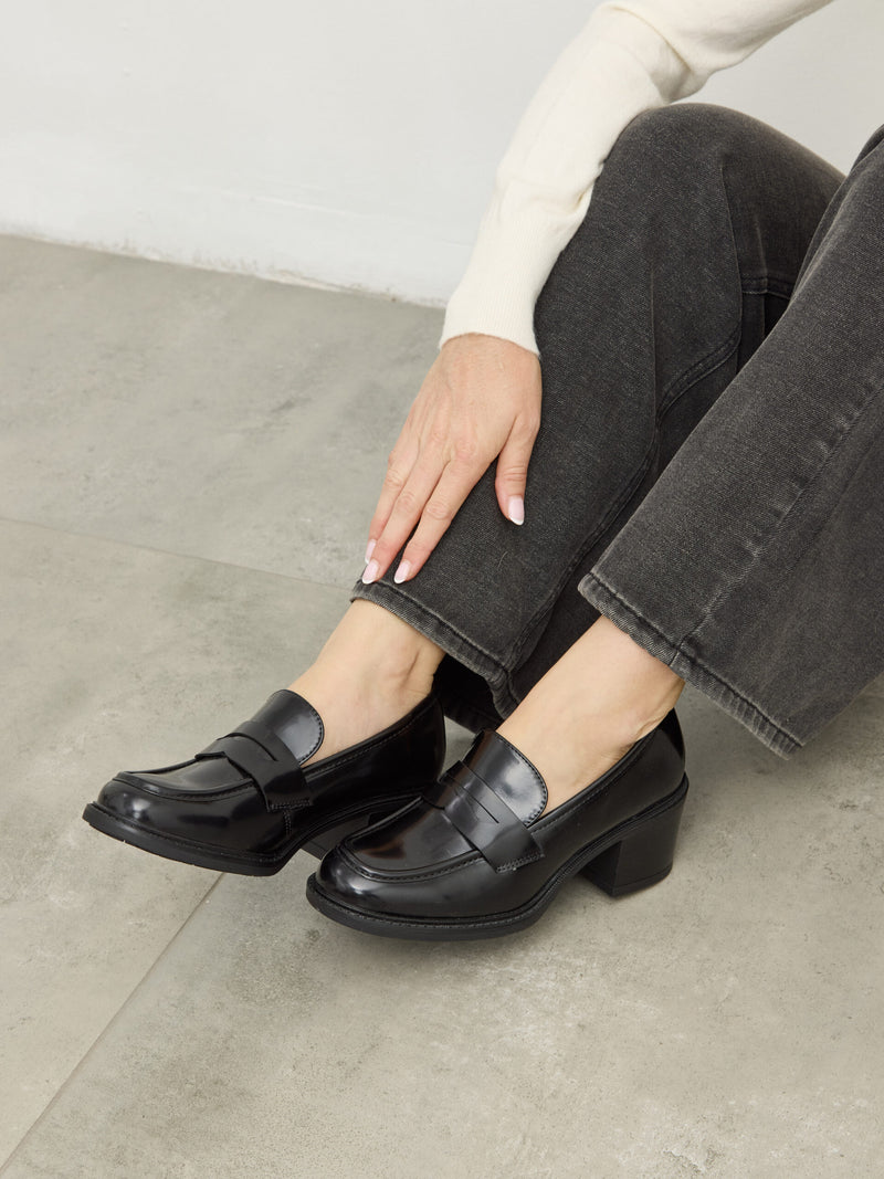 מוקסין עקב אנטון | שחור לק