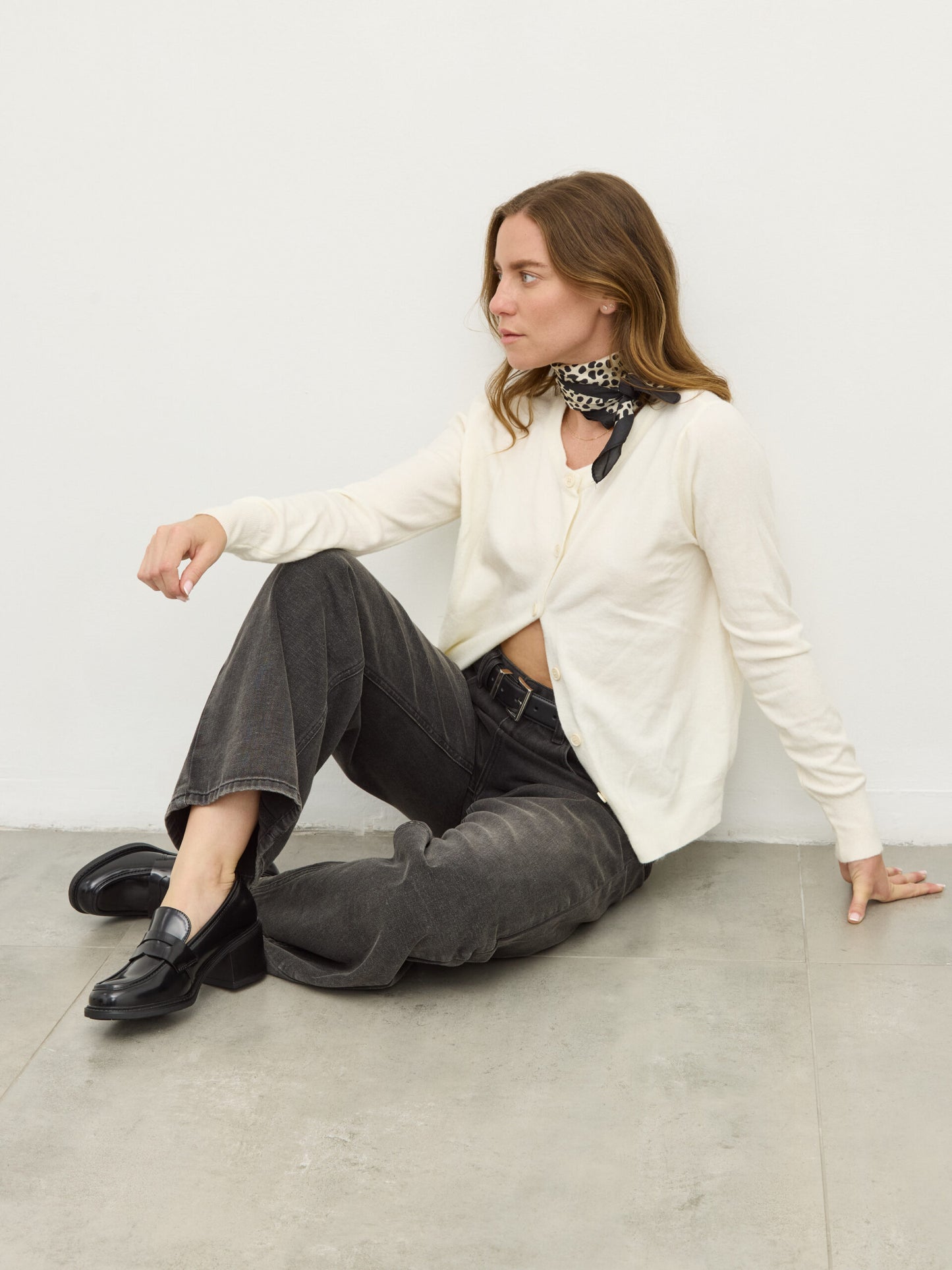 מוקסין עקב אנטון | שחור לק