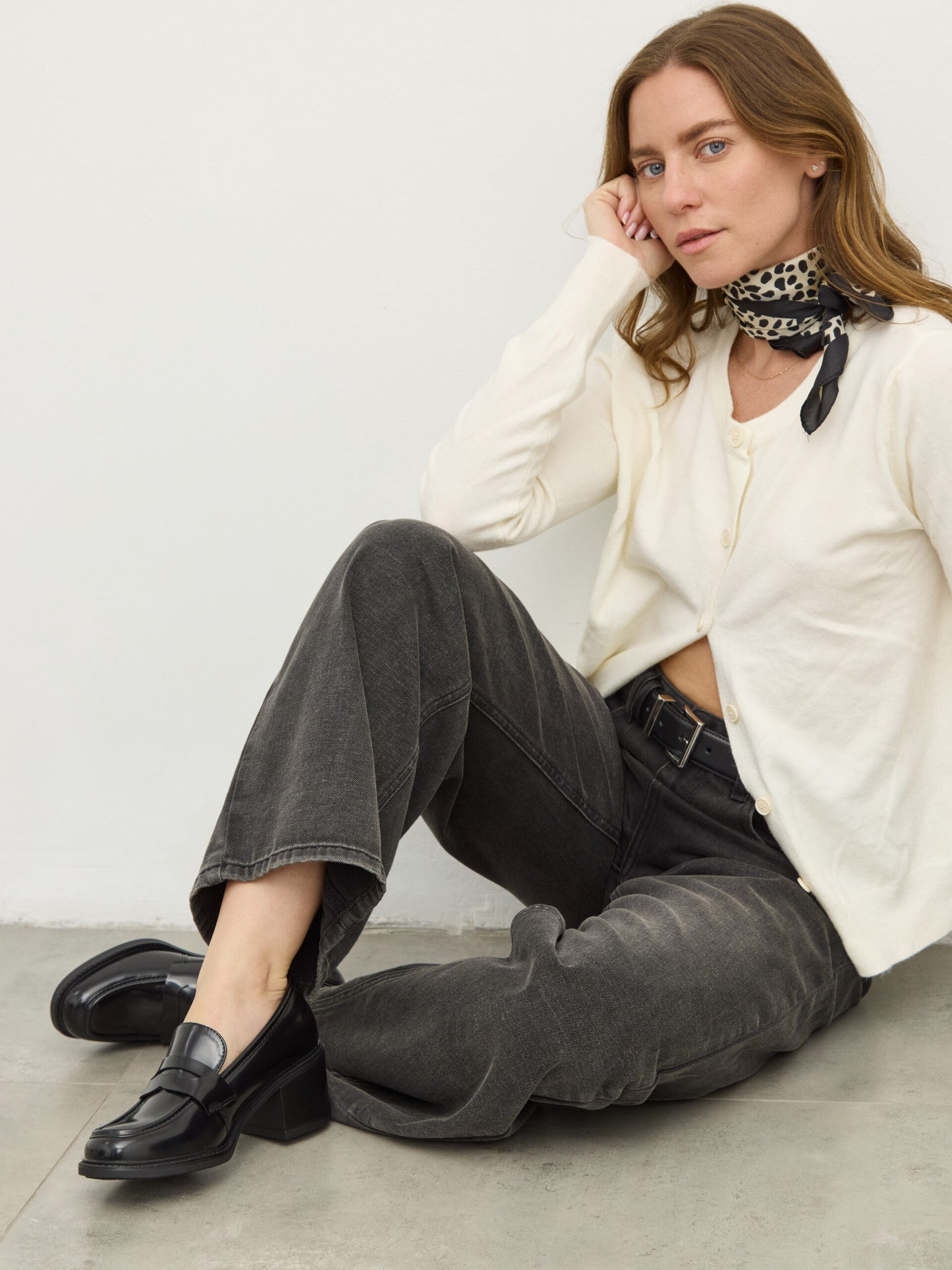 מוקסין עקב אנטון | שחור לק