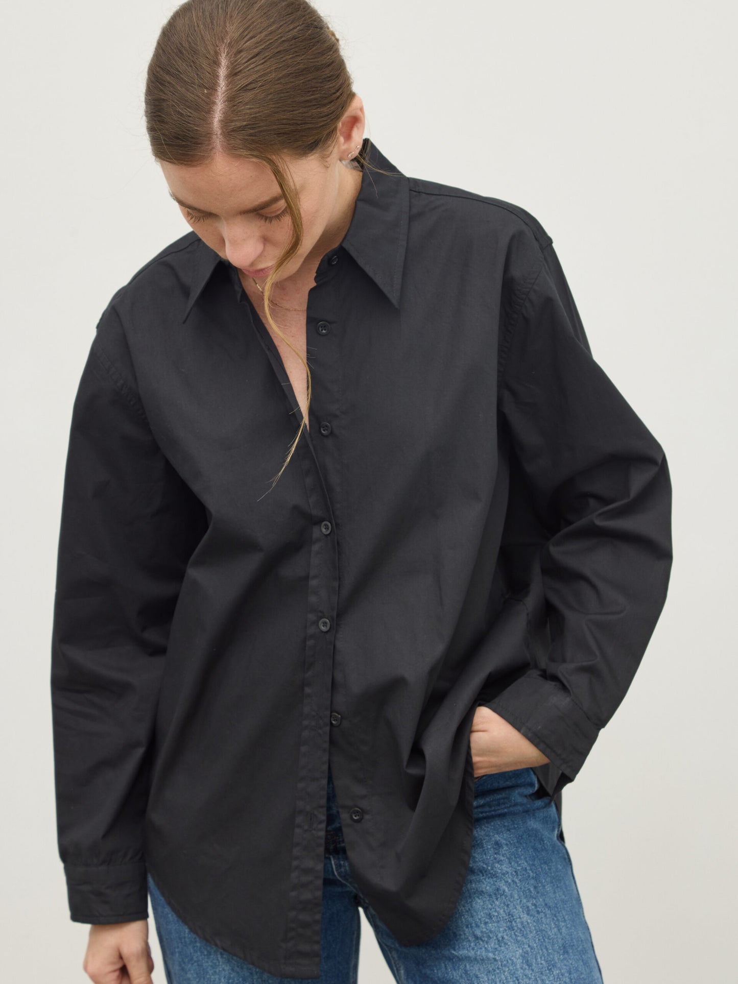 חולצה מכופתרת לונה | שחור