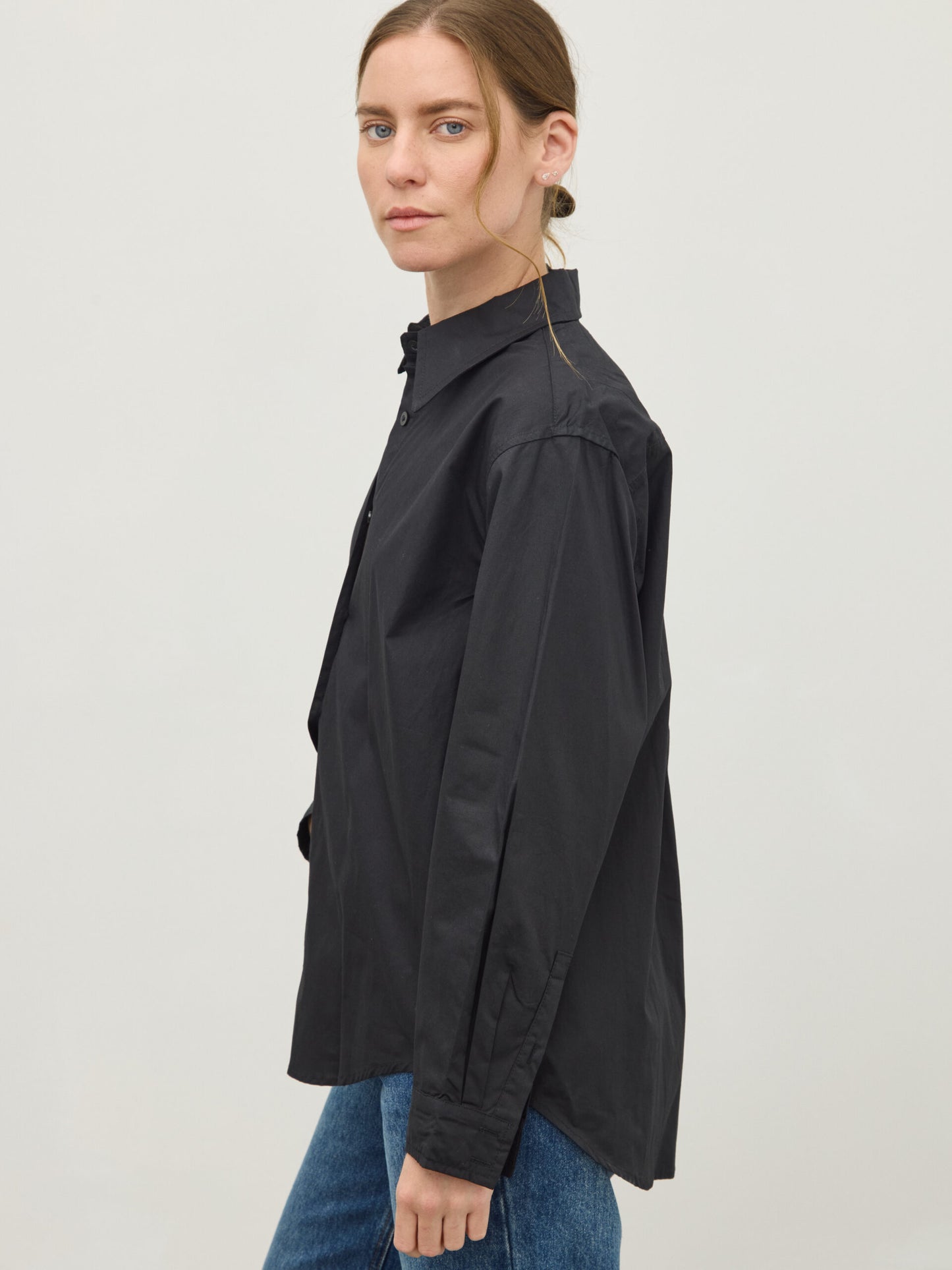 חולצה מכופתרת לונה | שחור