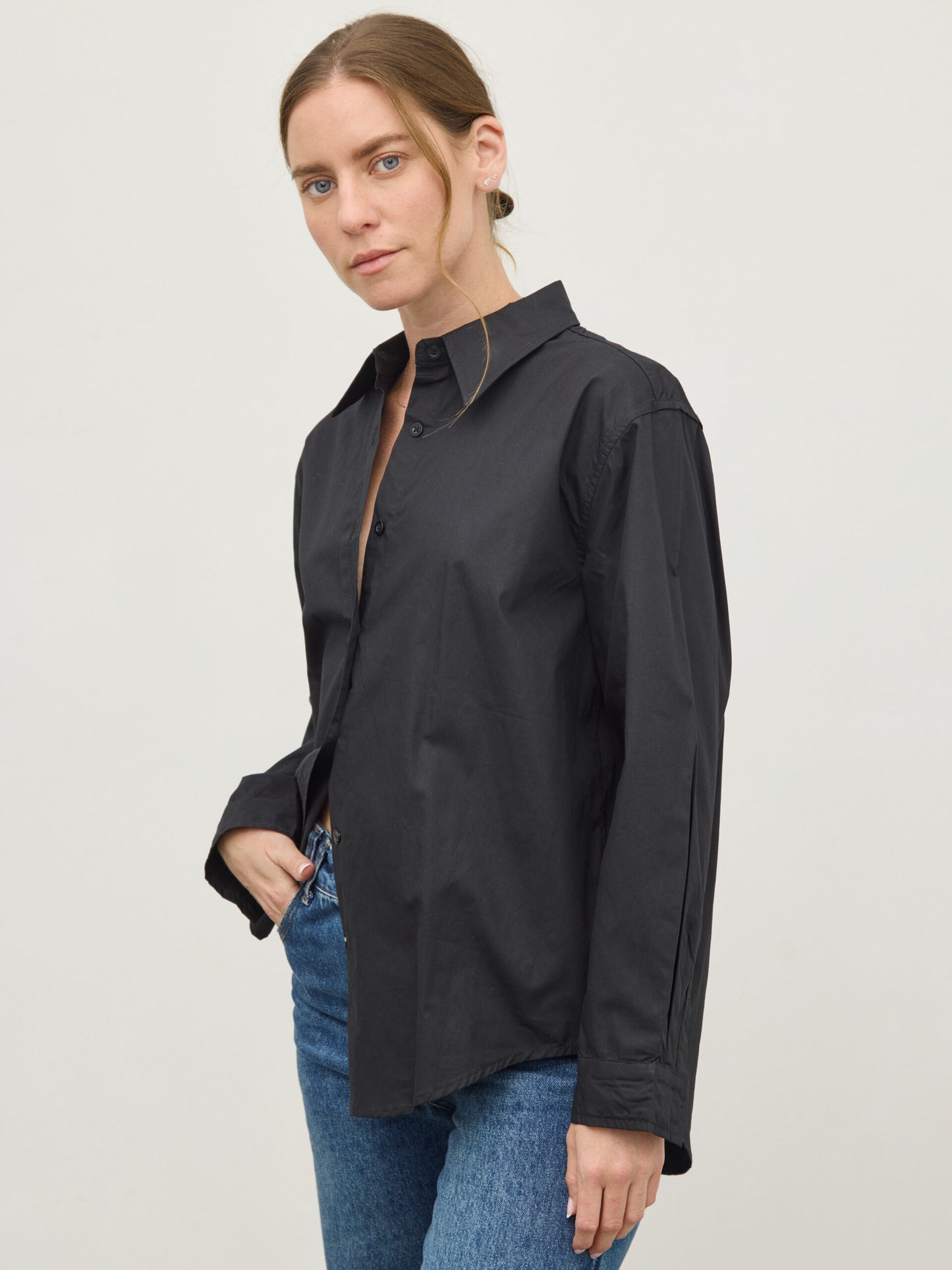 חולצה מכופתרת לונה | שחור