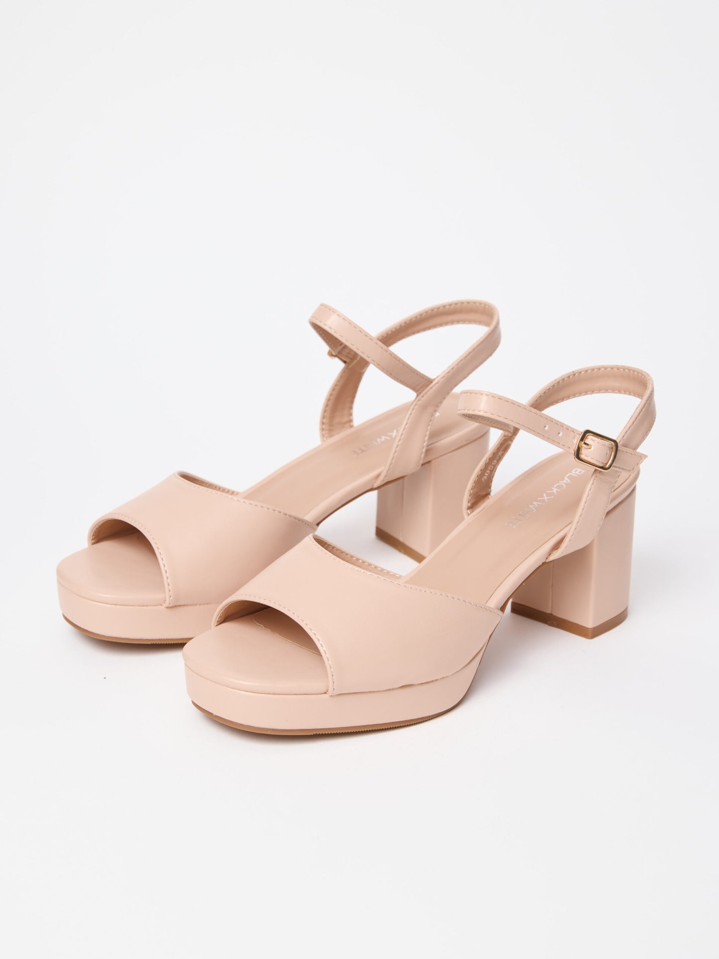 סנדלי עקב אבזם לייס | בז'