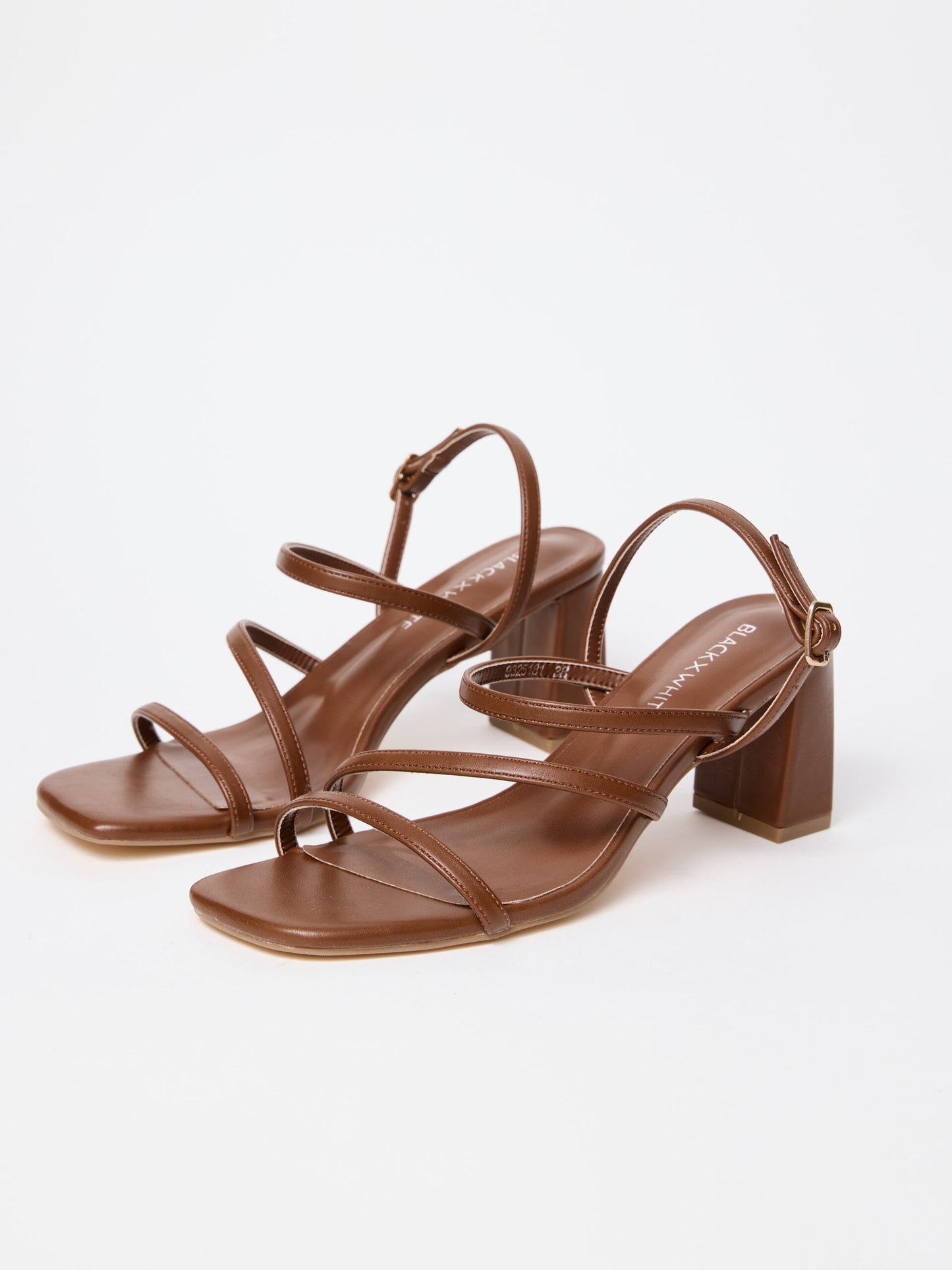 סנדלי עקב רצועות דקות קרטר | חום