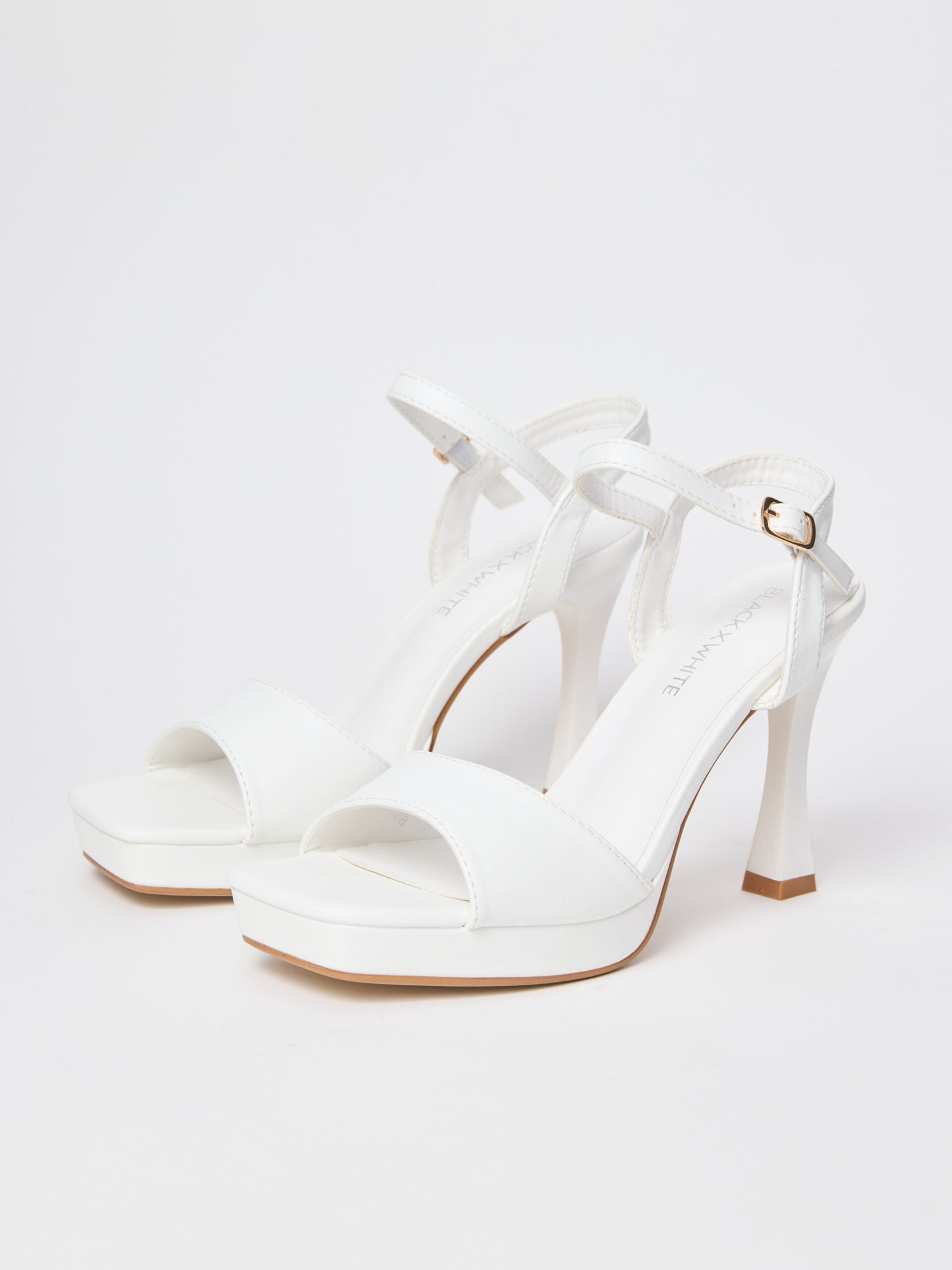 סנדלי עקב סולו | לבן