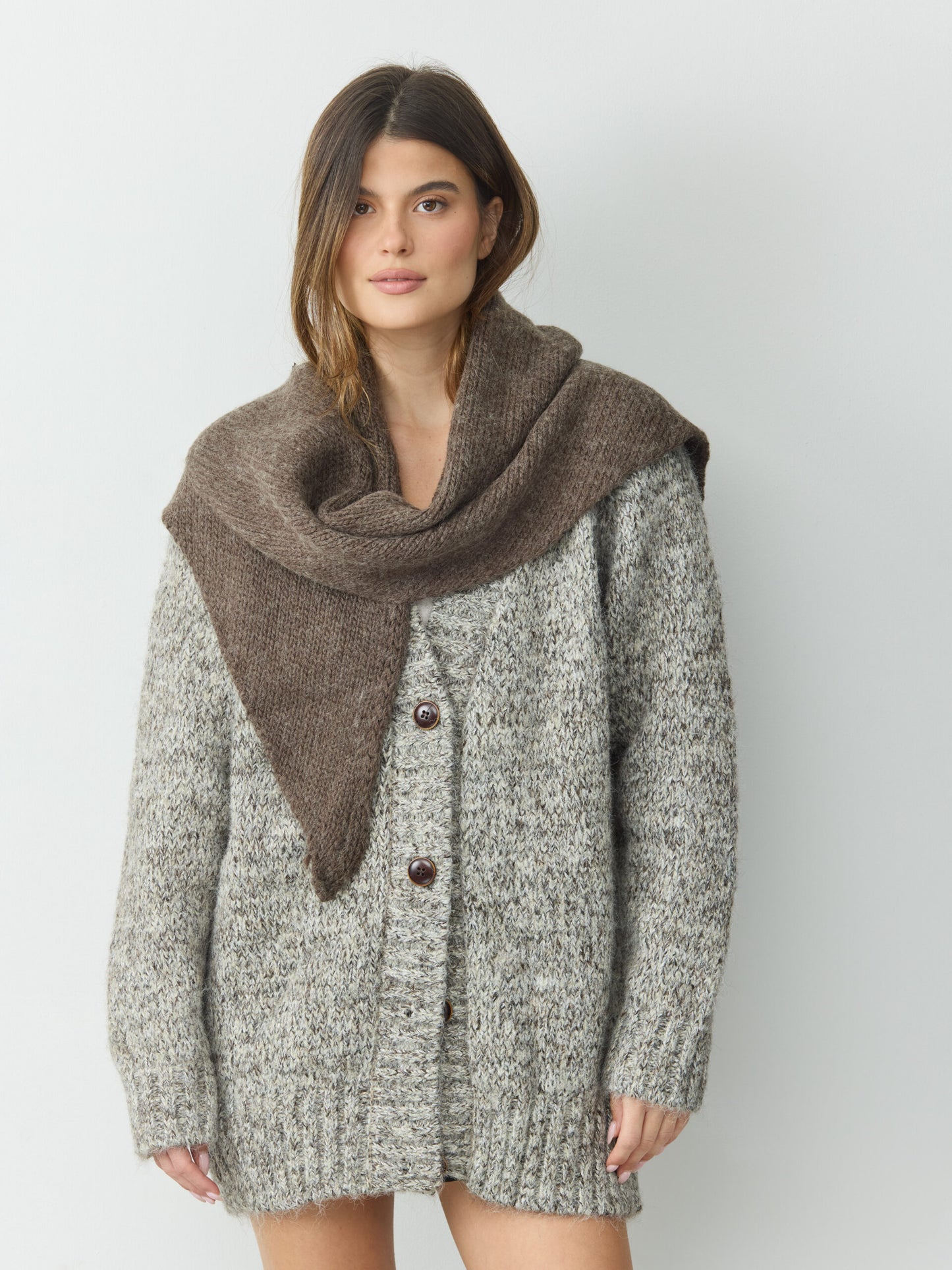 צעיף סרוג משולש | חום