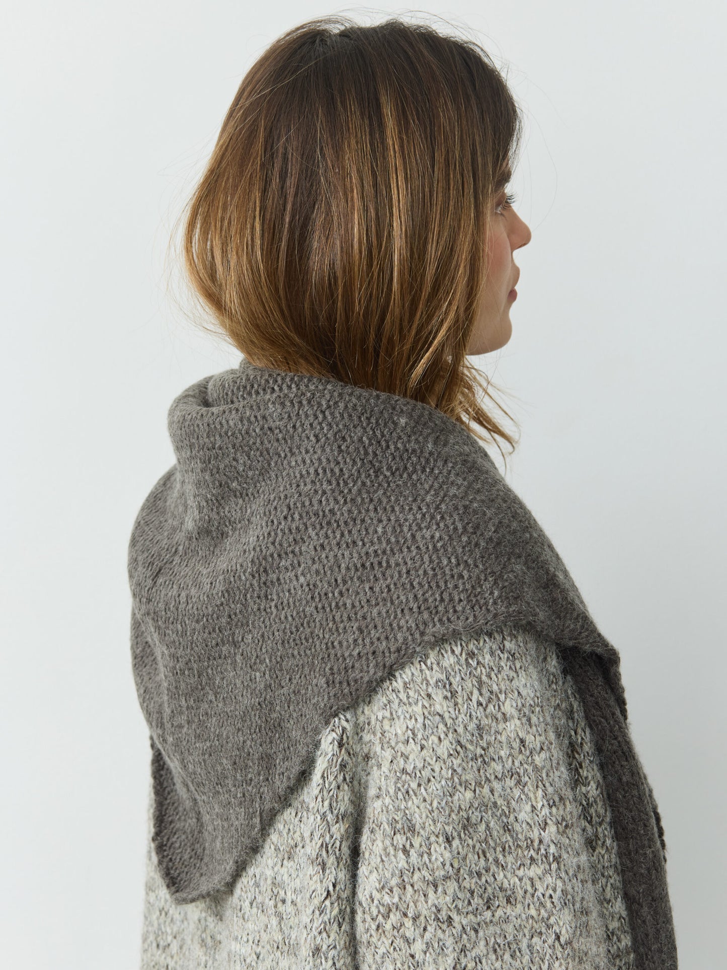 צעיף סרוג משולש | אפור