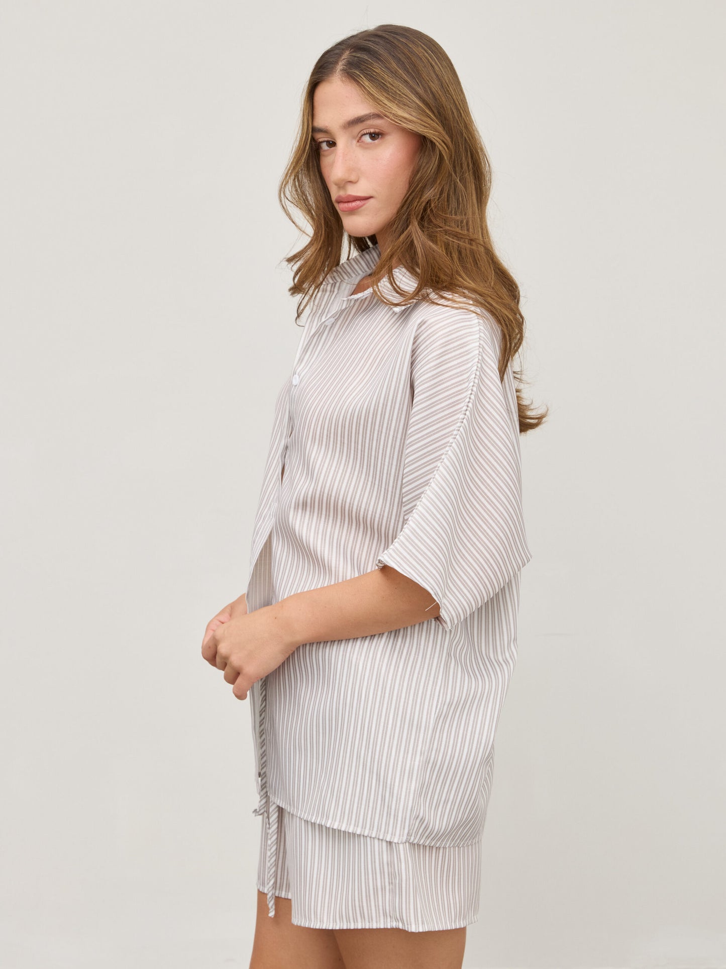 חליפת פסים רנדי | אפור