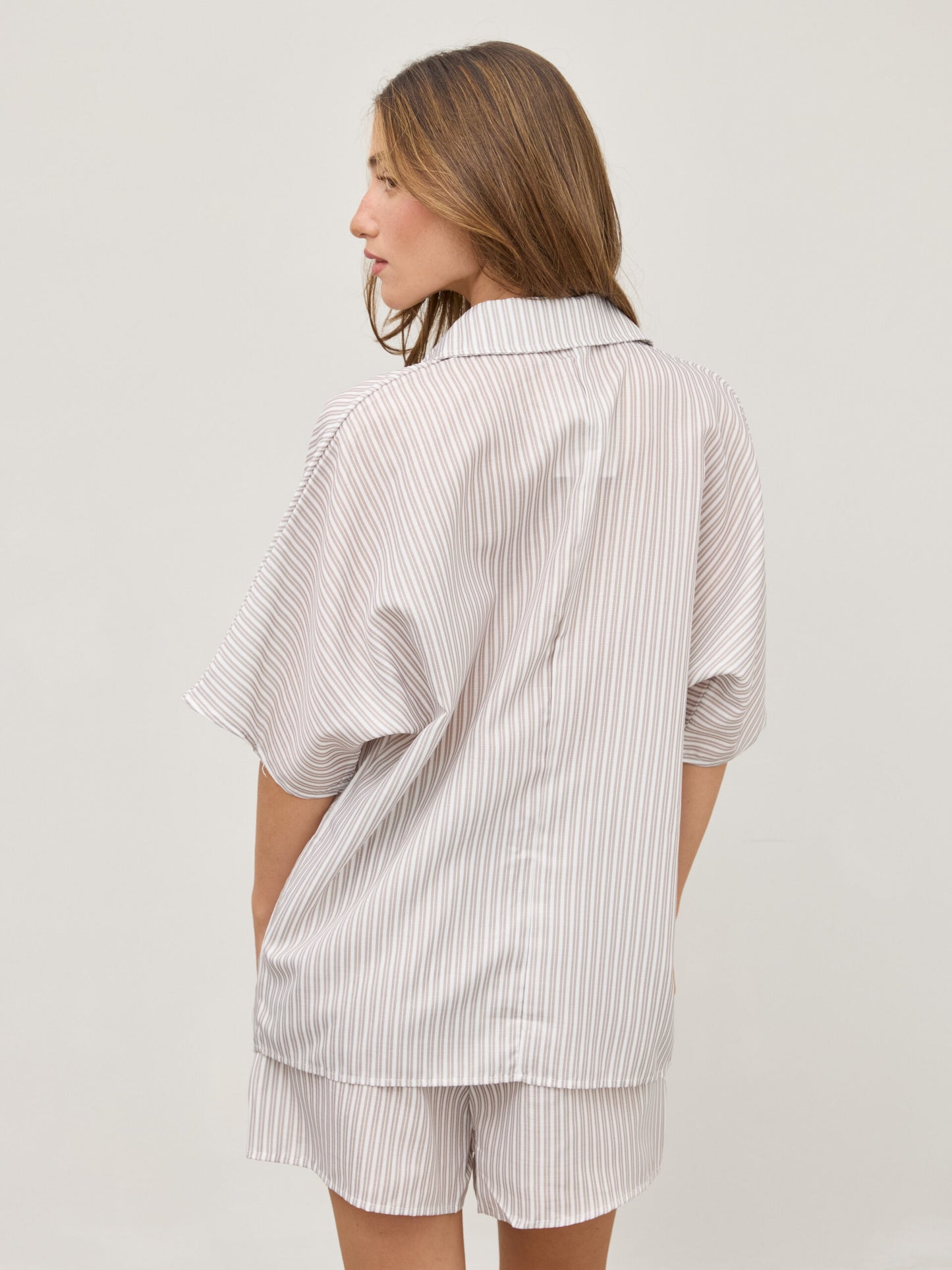 חליפת פסים רנדי | אפור