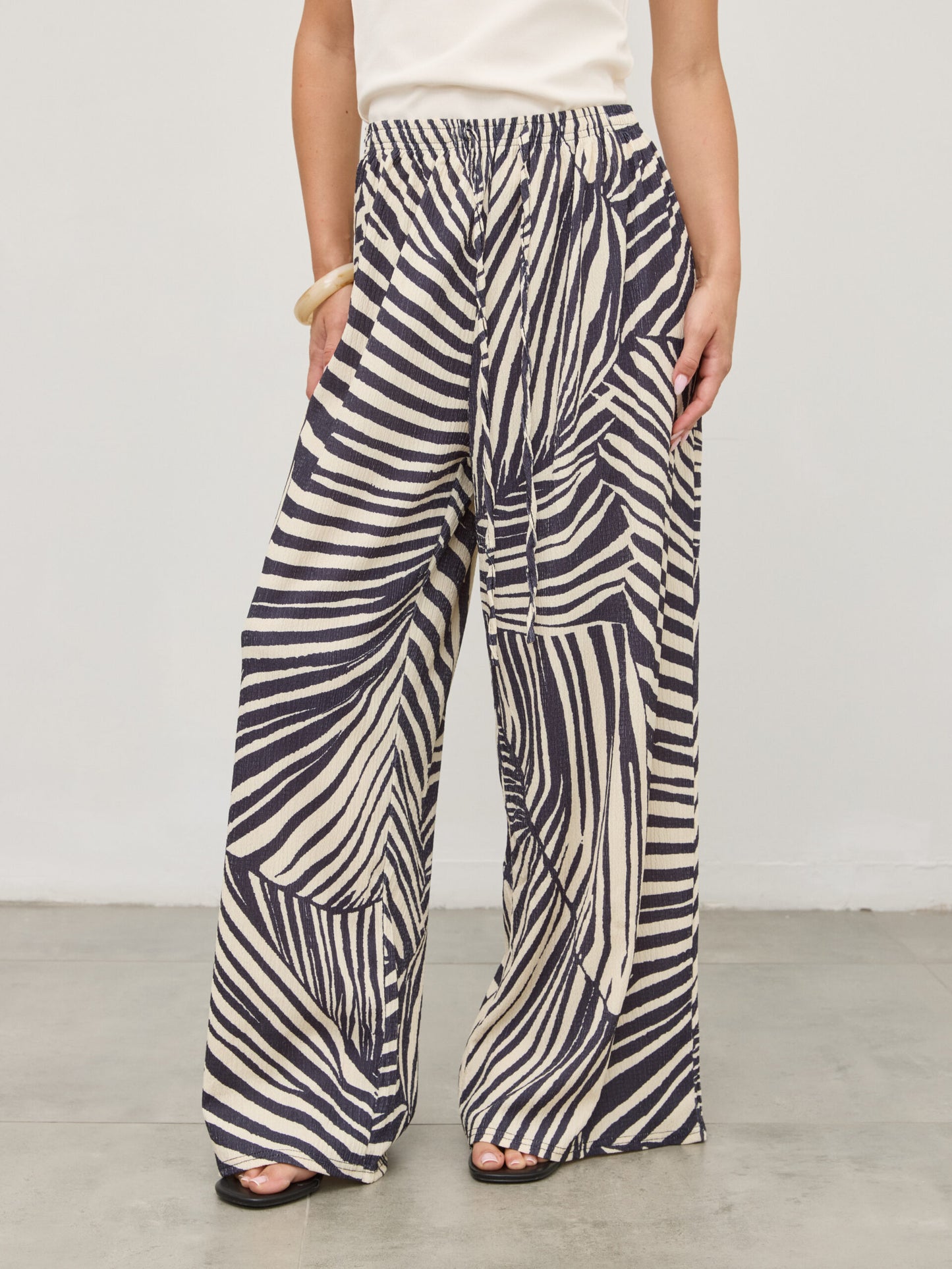 מכנסי פסים ארוכים מיגל | שחור