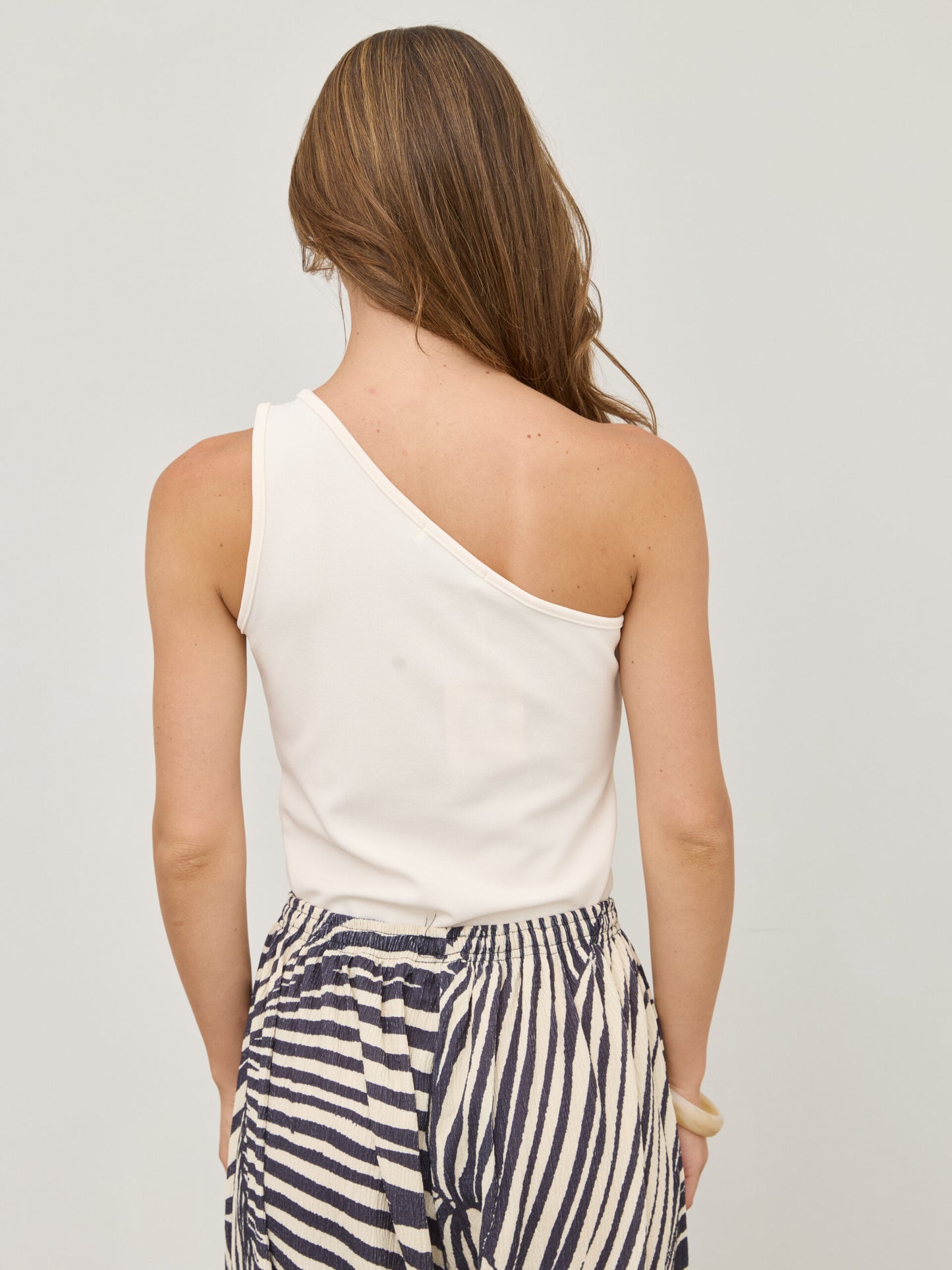 גופיית וואן שולדר דריה | לבן