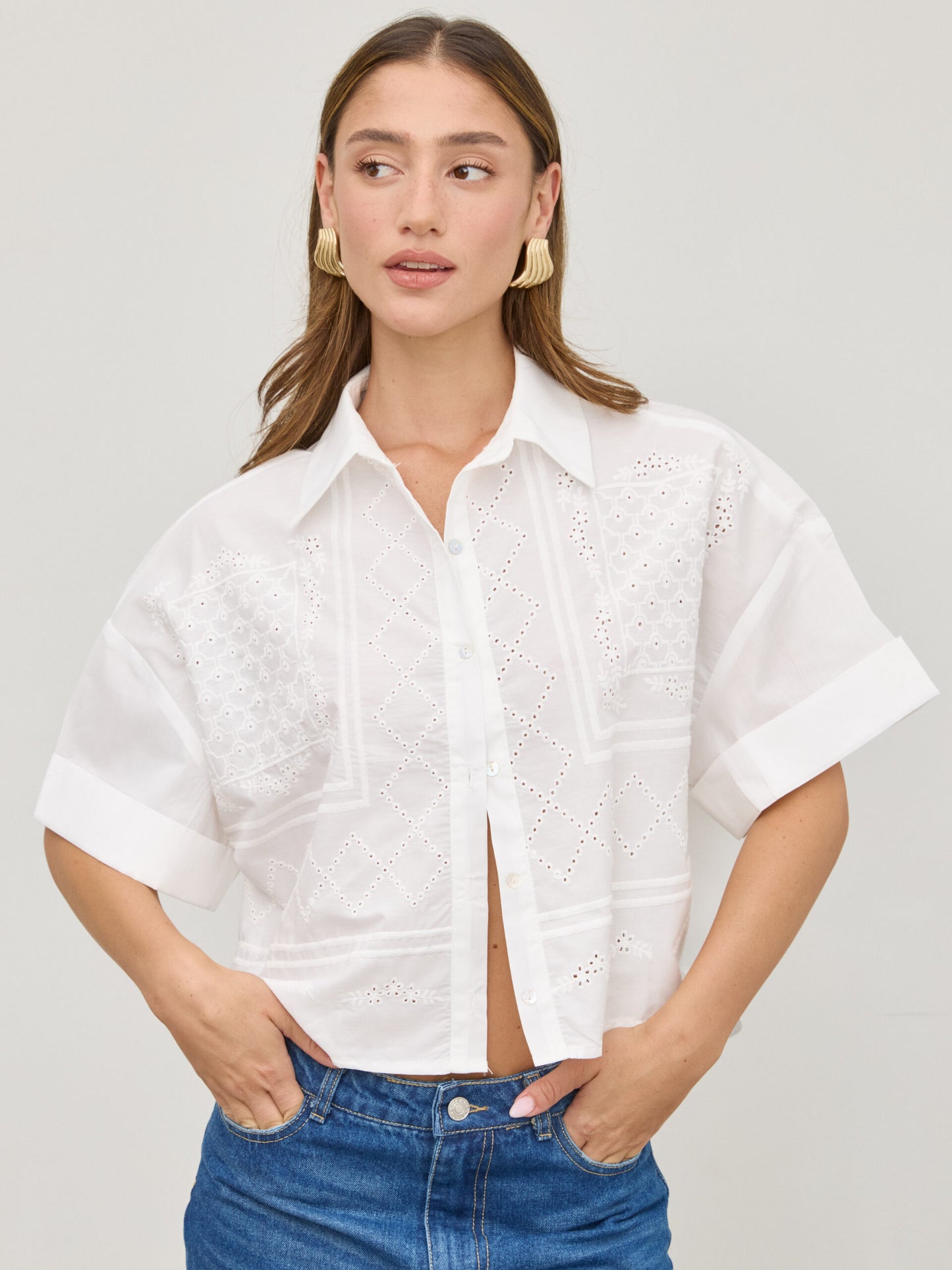 חולצת תחרה מכופתרת ואל | לבן