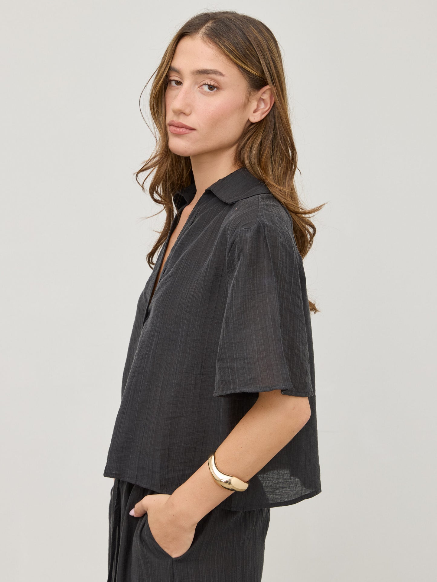 חולצה מכופתרת נואר | שחור