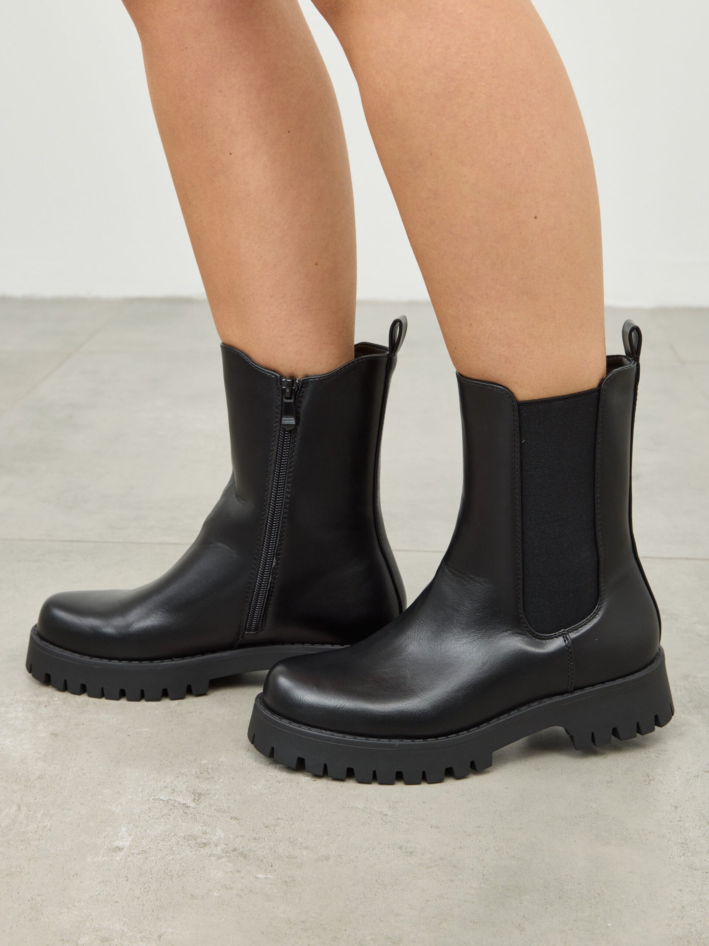 מגפוני סוליית טרקטור ריידר | שחור