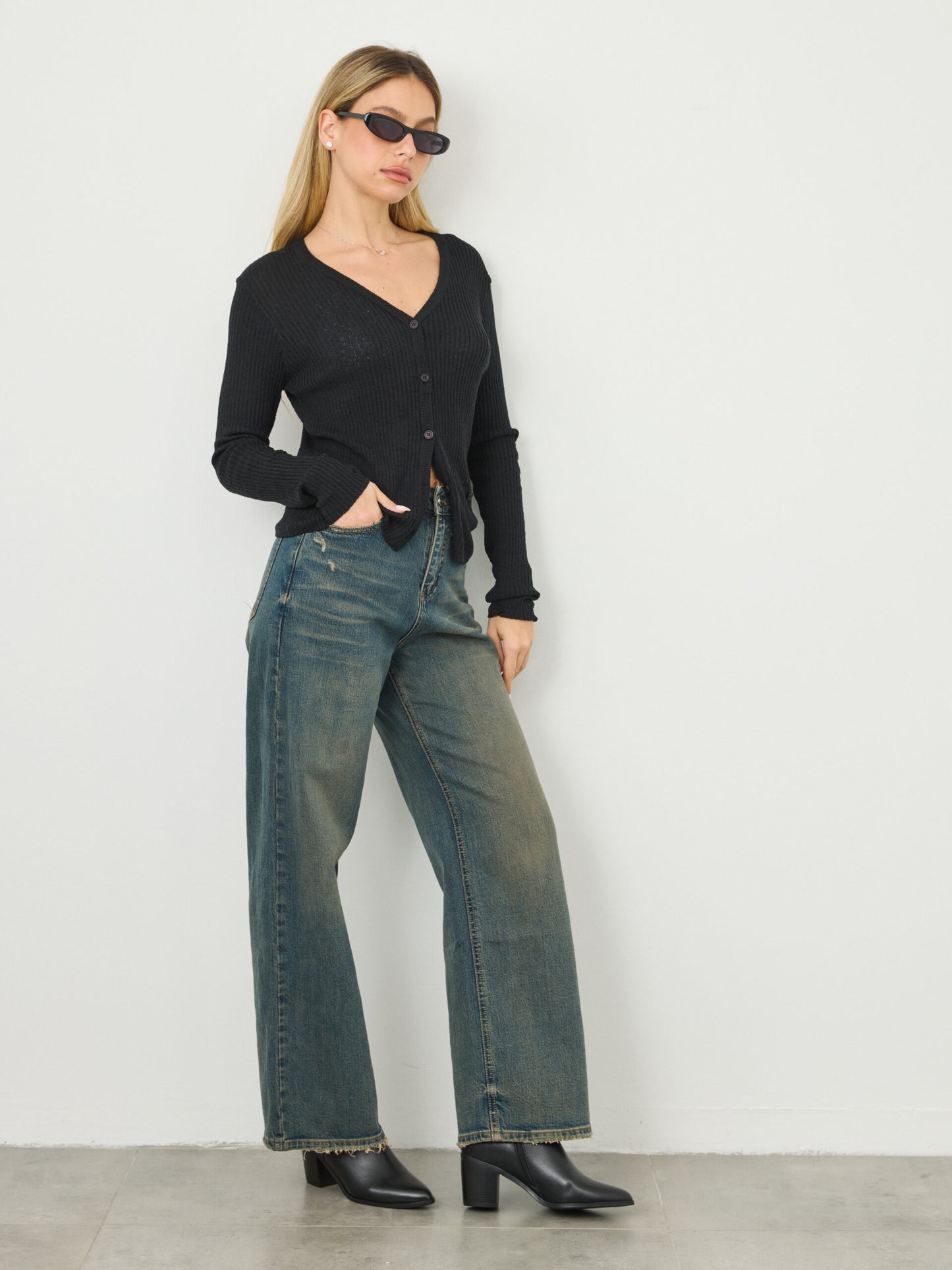 מגפוני עקב שפיץ קורה | שחור