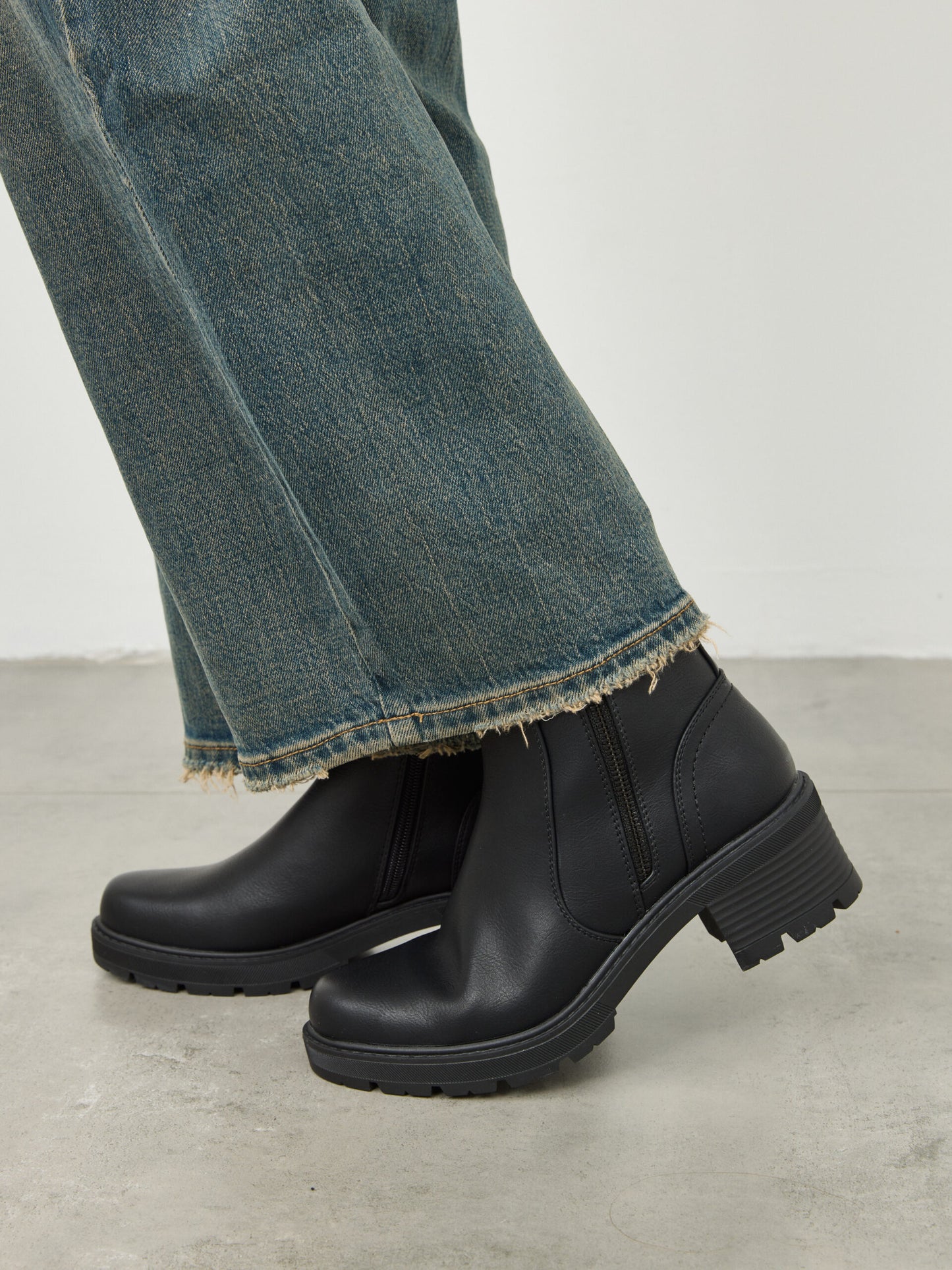 מגפוני סוליית טרקטור טנסי | שחור