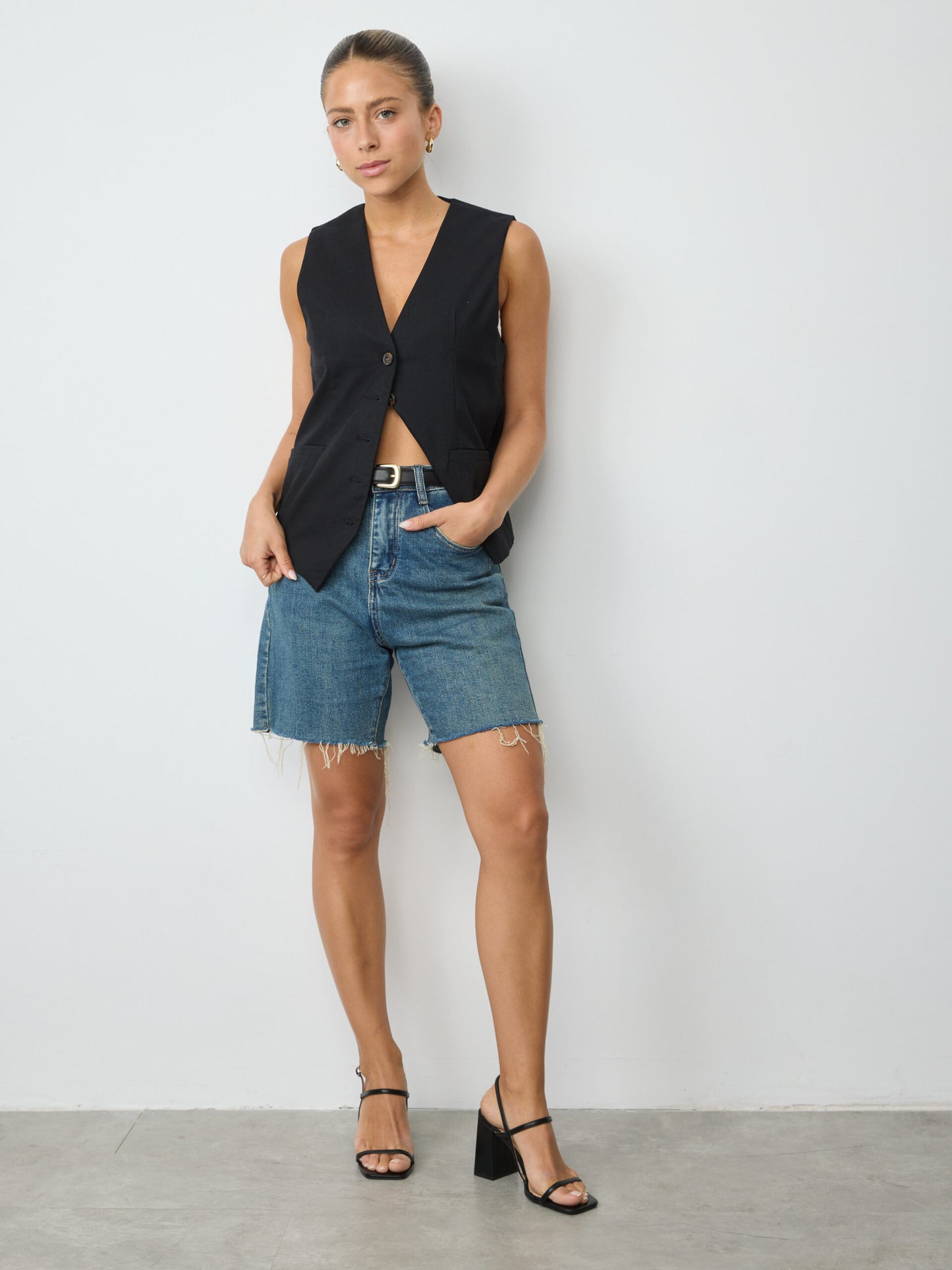 סנדלי עקב עלמה | שחור