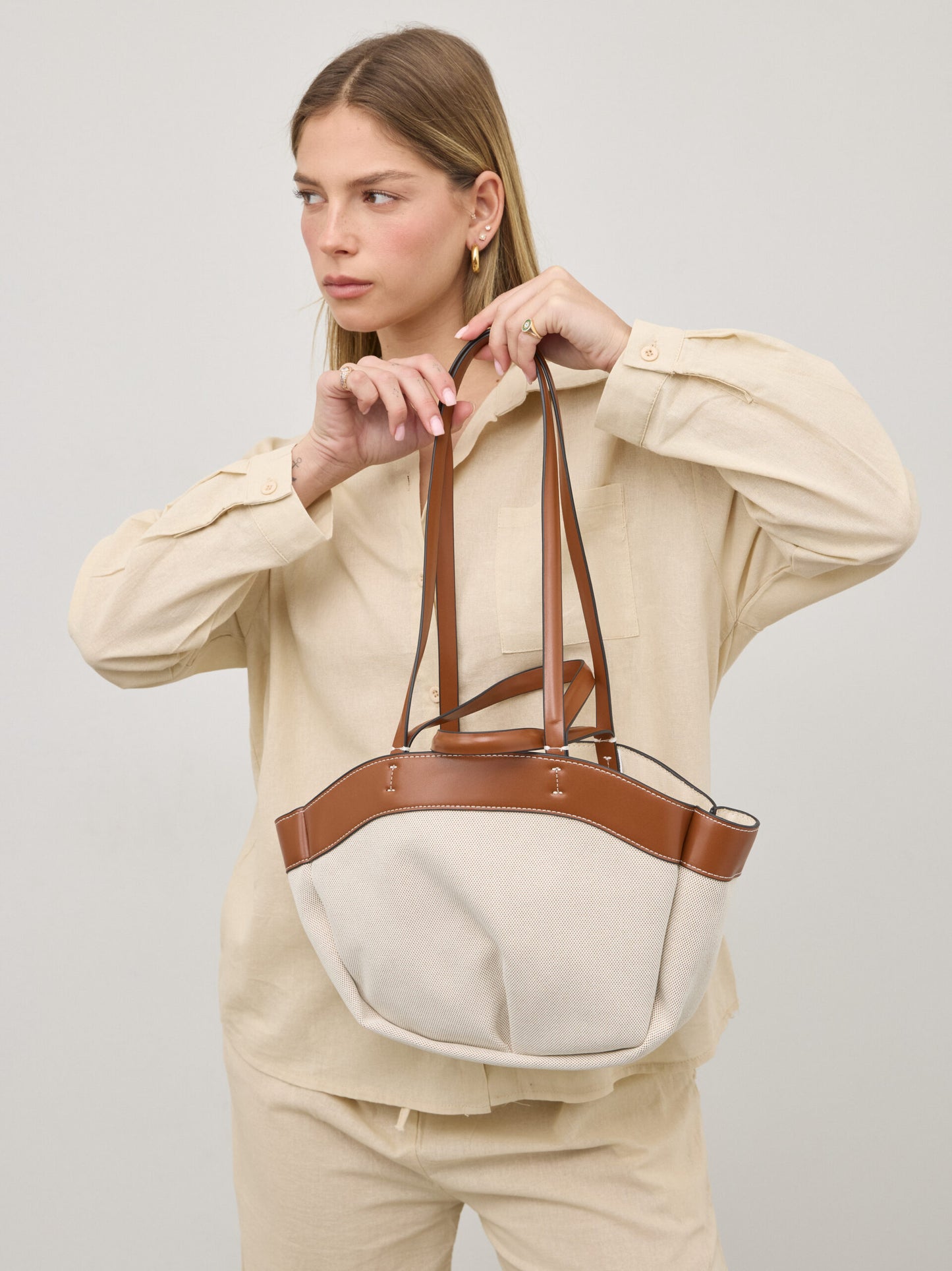 תיק לוסי | קאמל