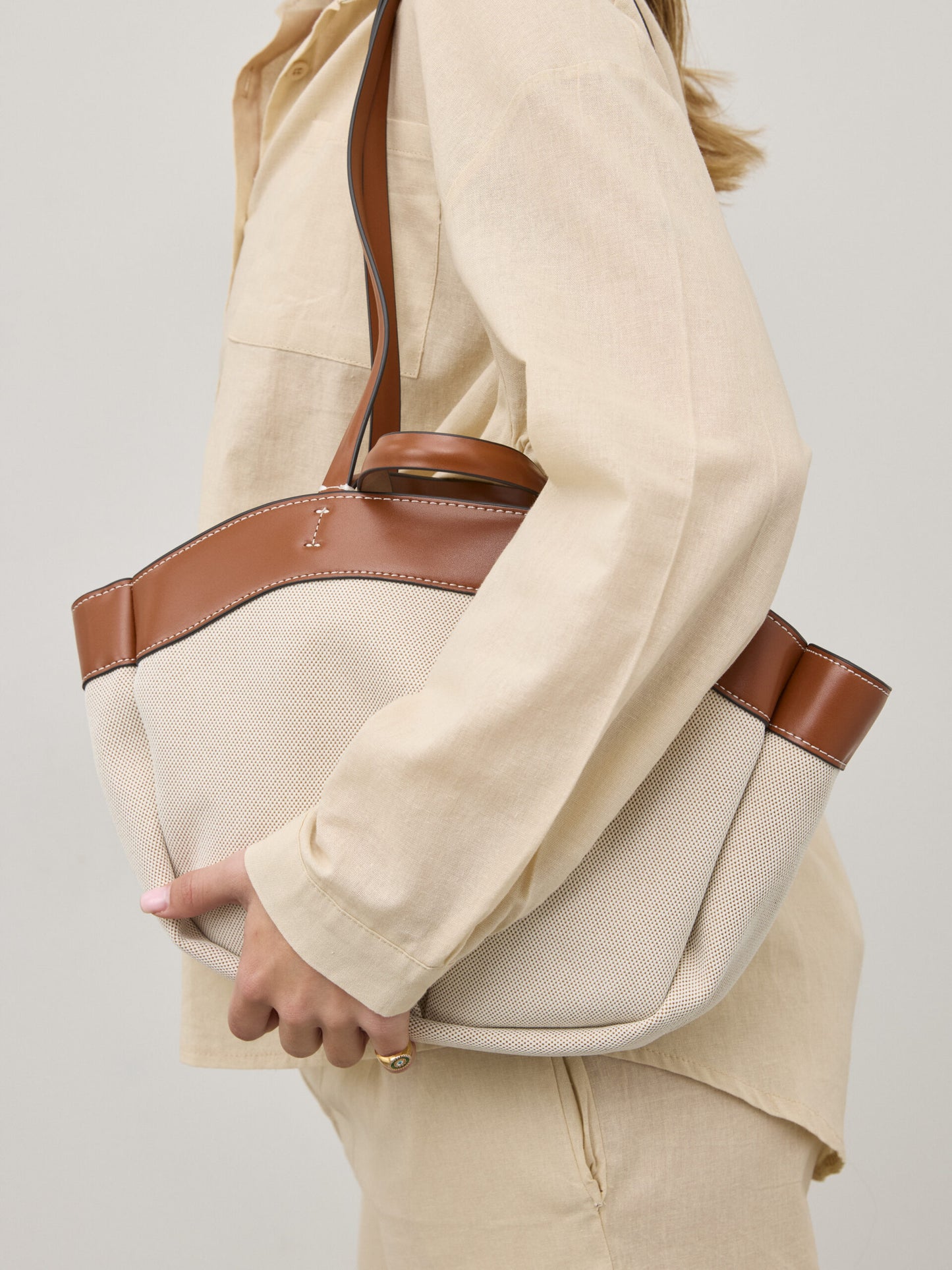 תיק לוסי | קאמל