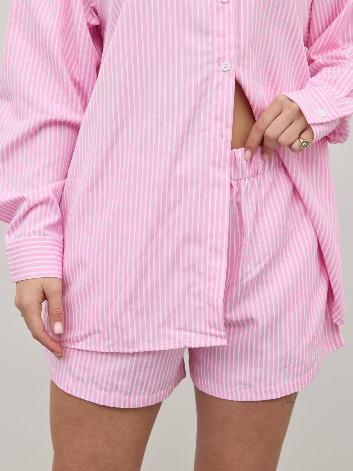 מכנסי פסים קצרים אלין | ורוד