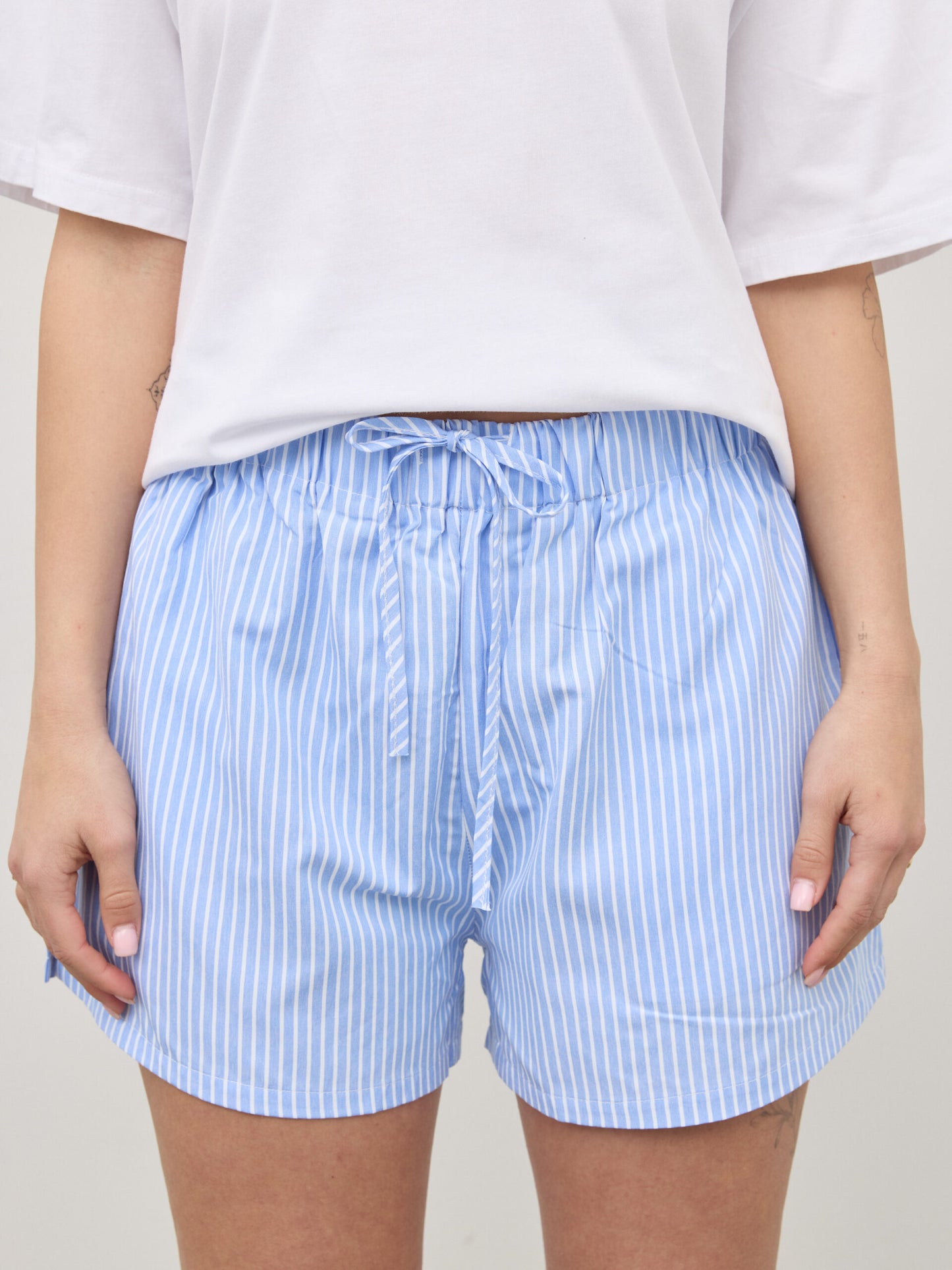 מכנסי פסים קצרים אלין | כחול