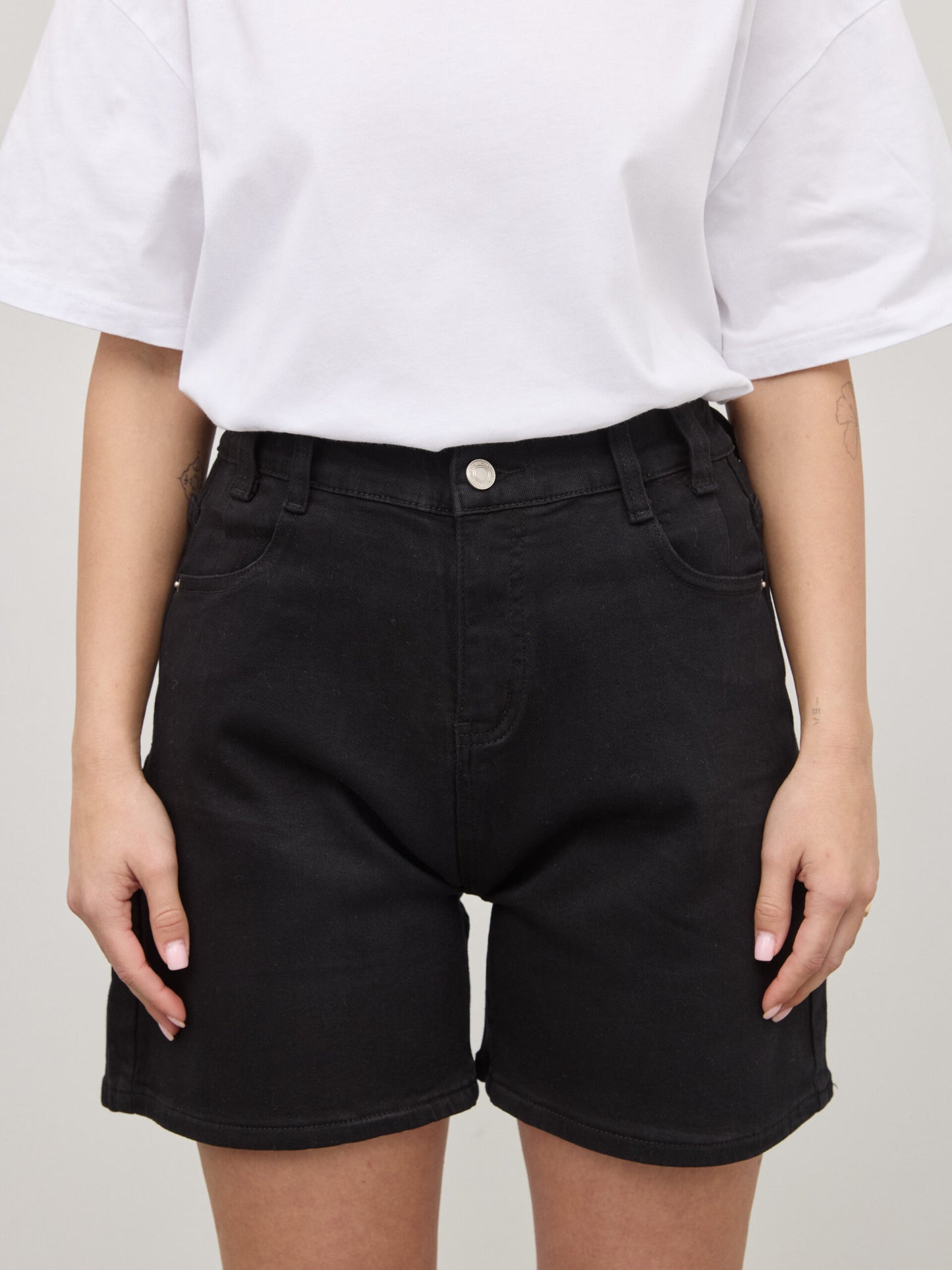 ג'ינס קצר טיילור | שחור
