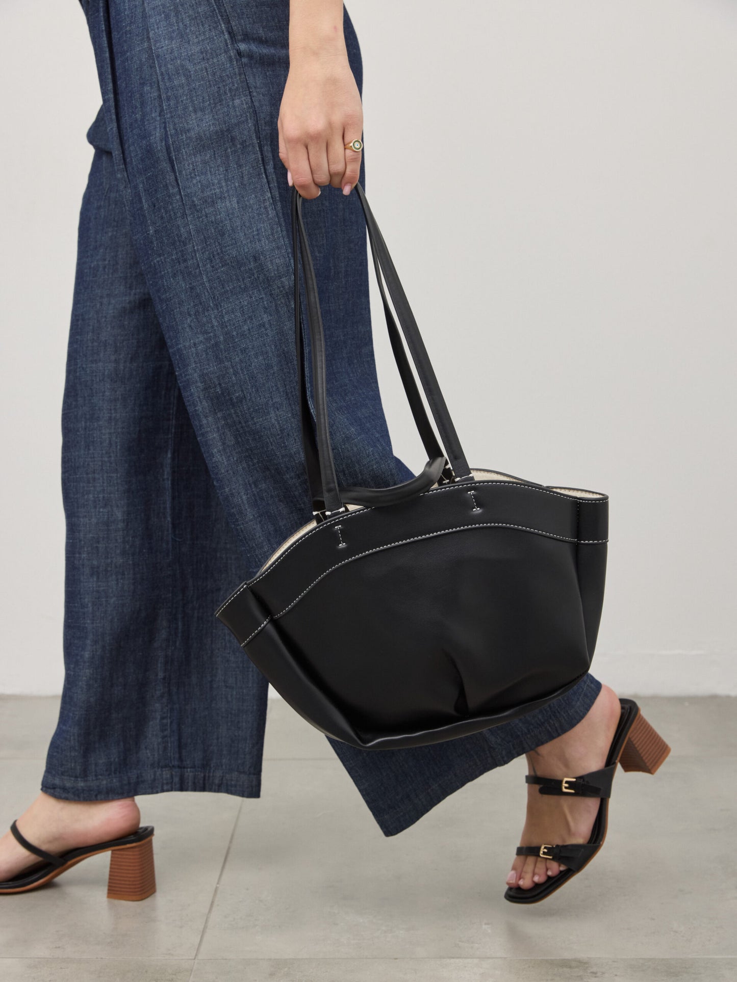 תיק לוסי | שחור