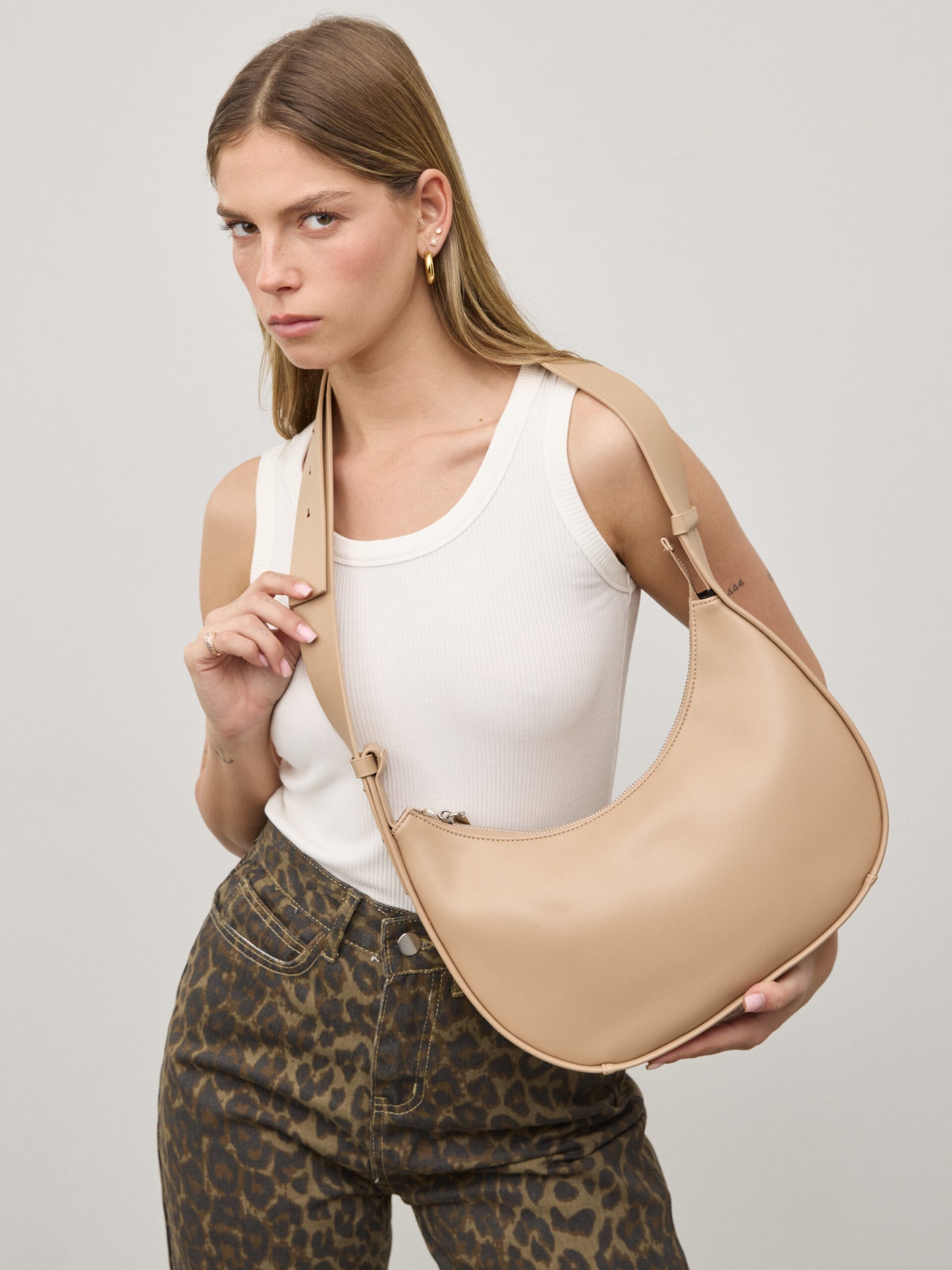 תיק אנה | ניוד