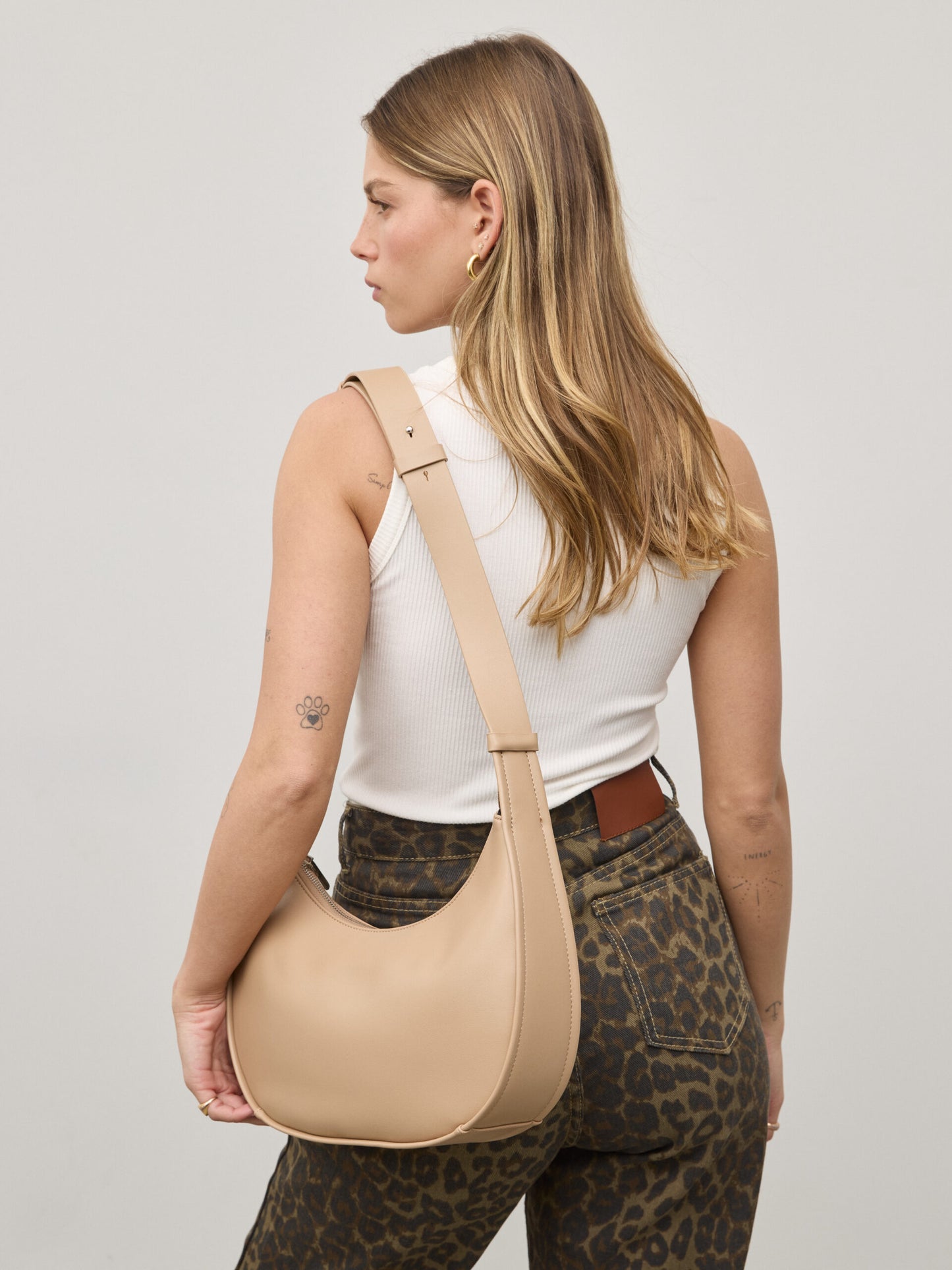 תיק אנה | ניוד