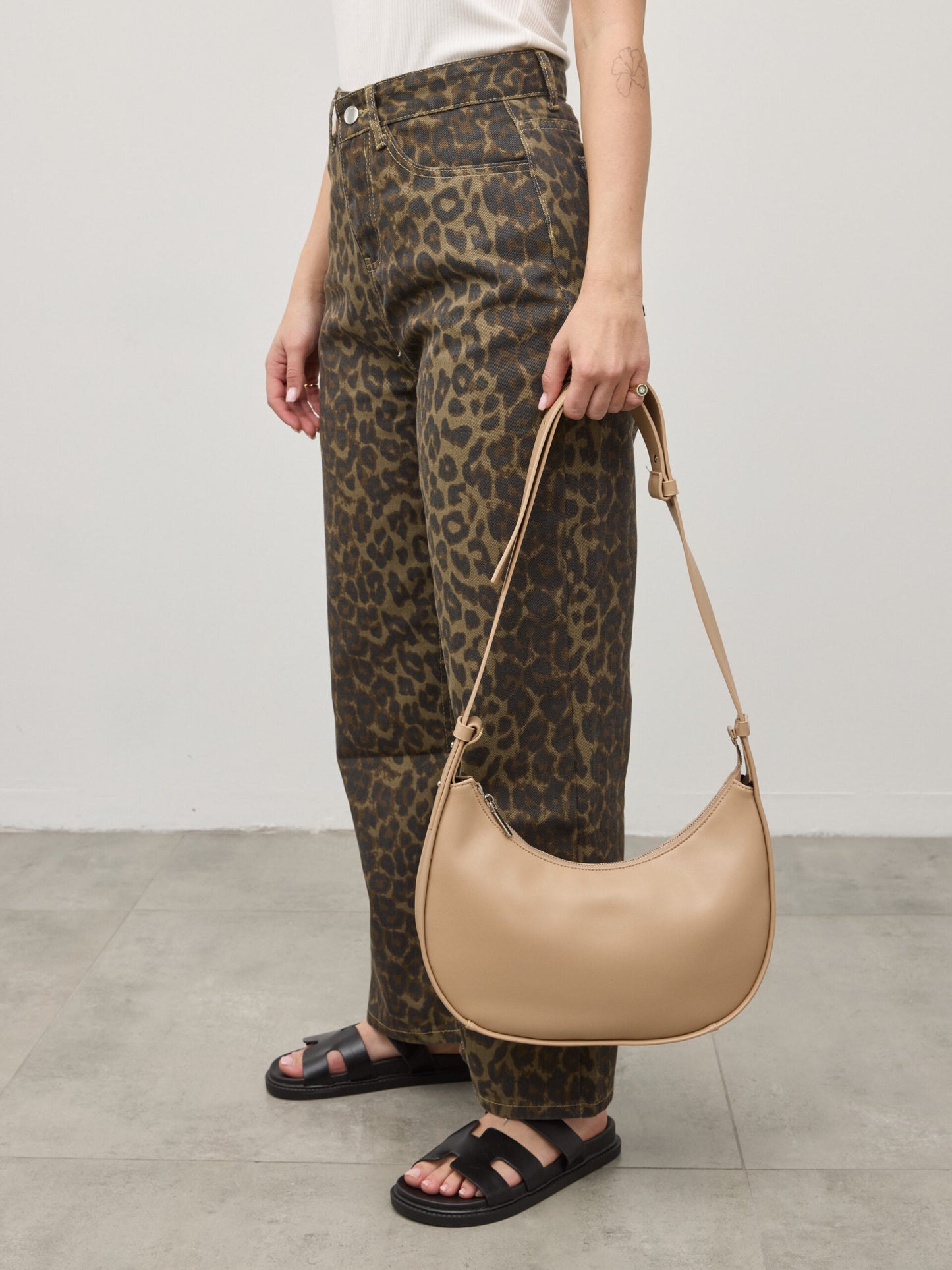 תיק אנה | ניוד