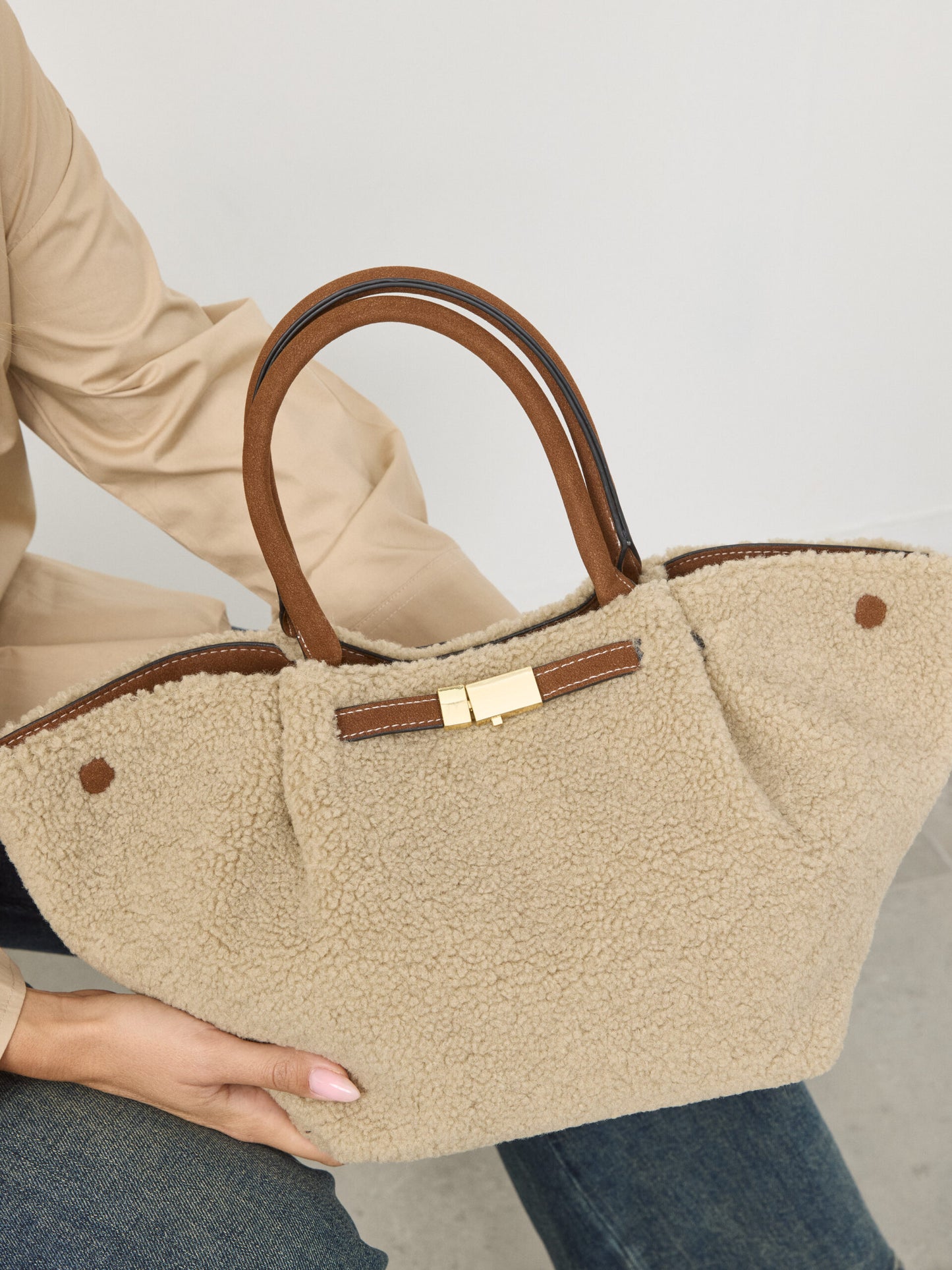 תיק פרווה אדלה | בז'