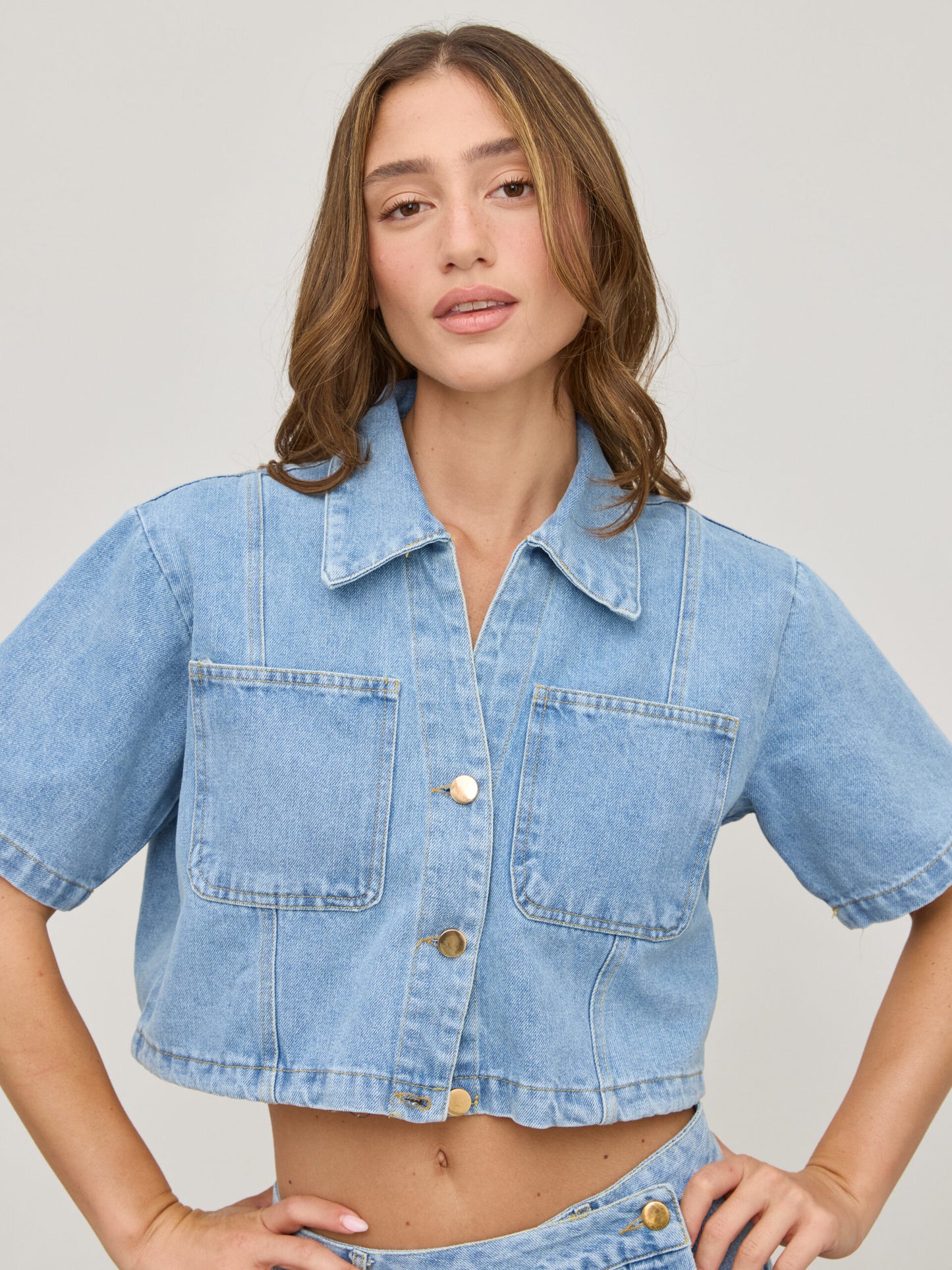 חולצת ג'ינס קרופ מרגו | כחול