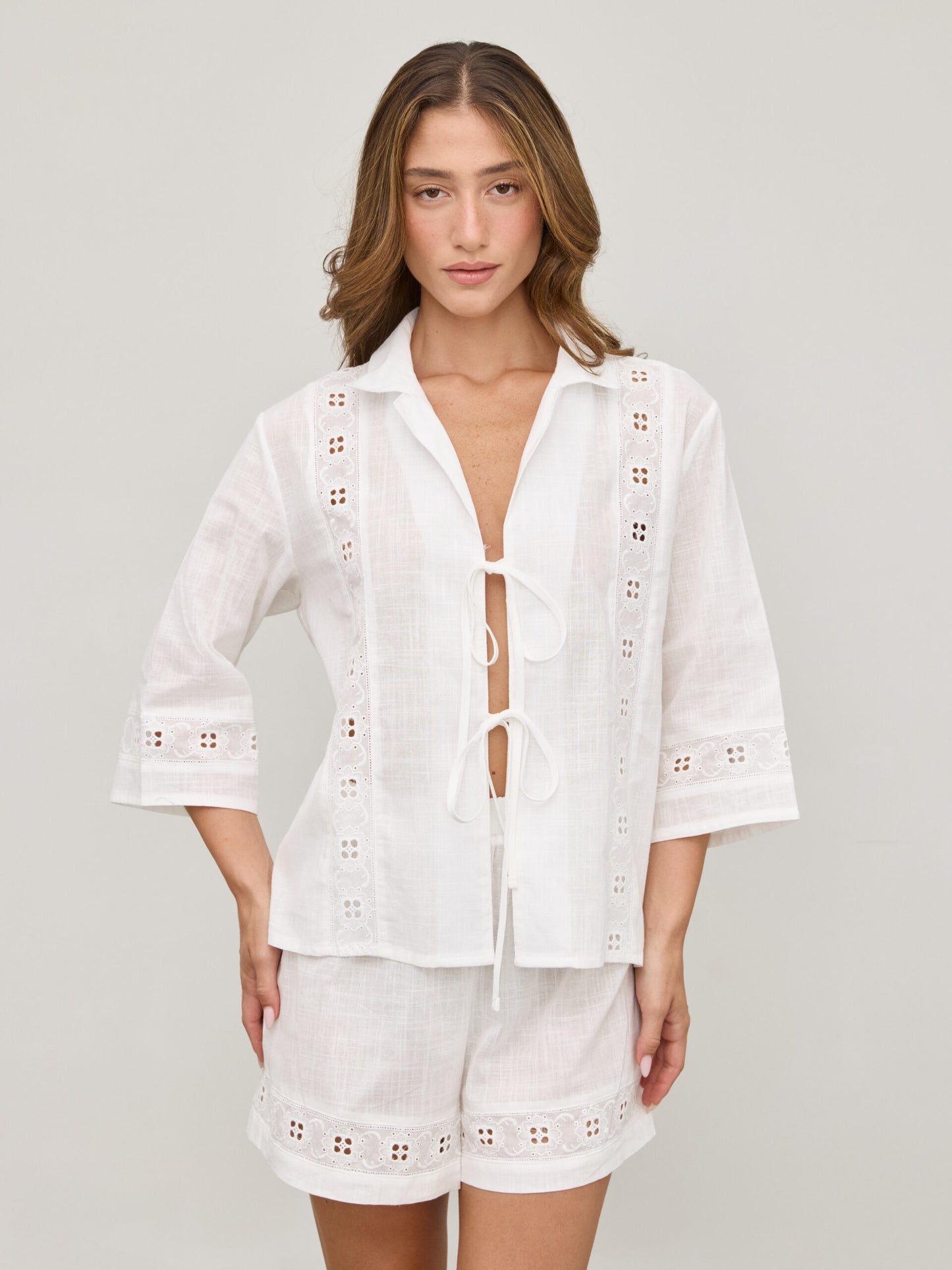 מכנסיים קצרים תחרה דאני | לבן