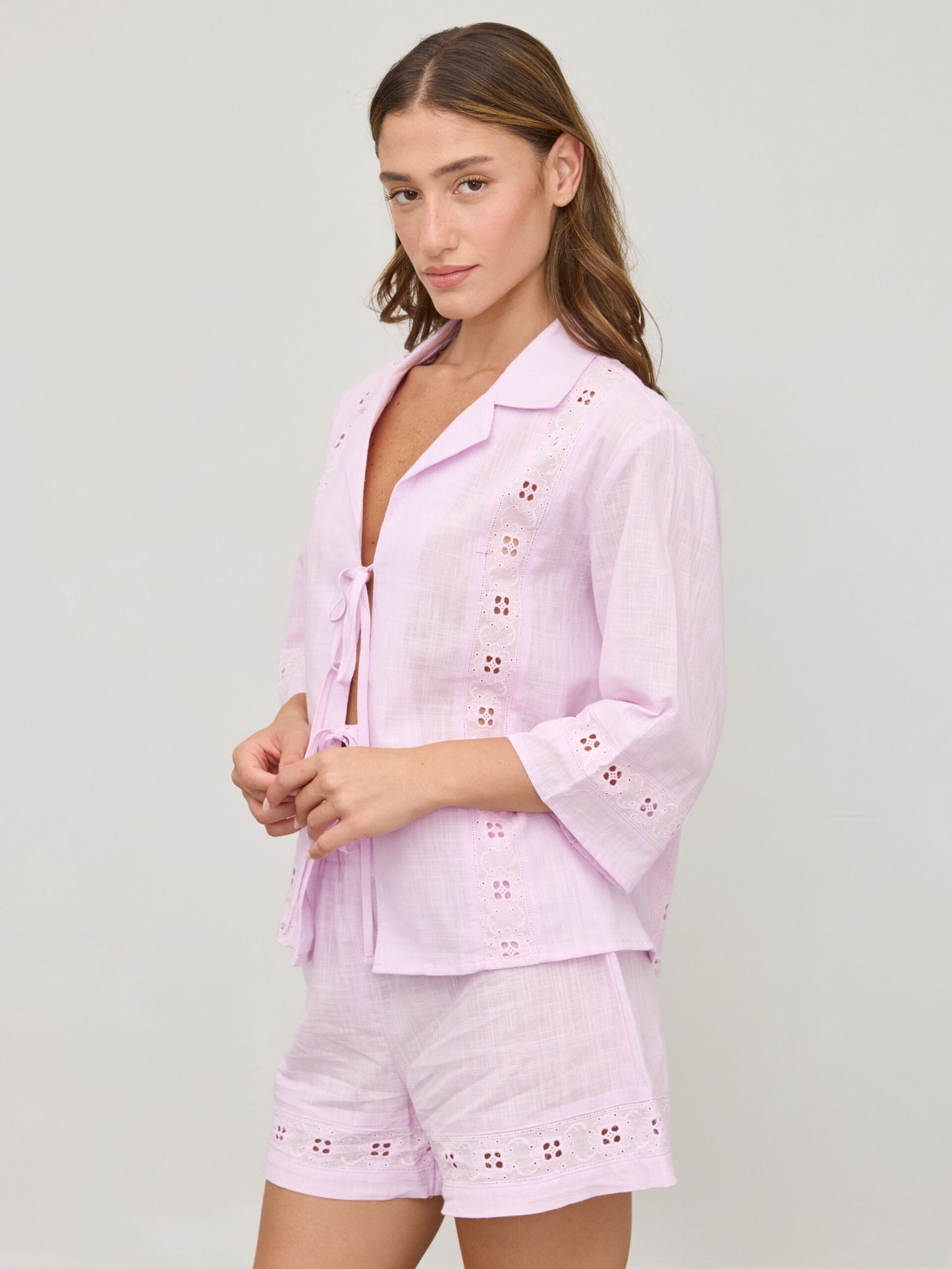 מכנסיים קצרים תחרה דאני | ורוד