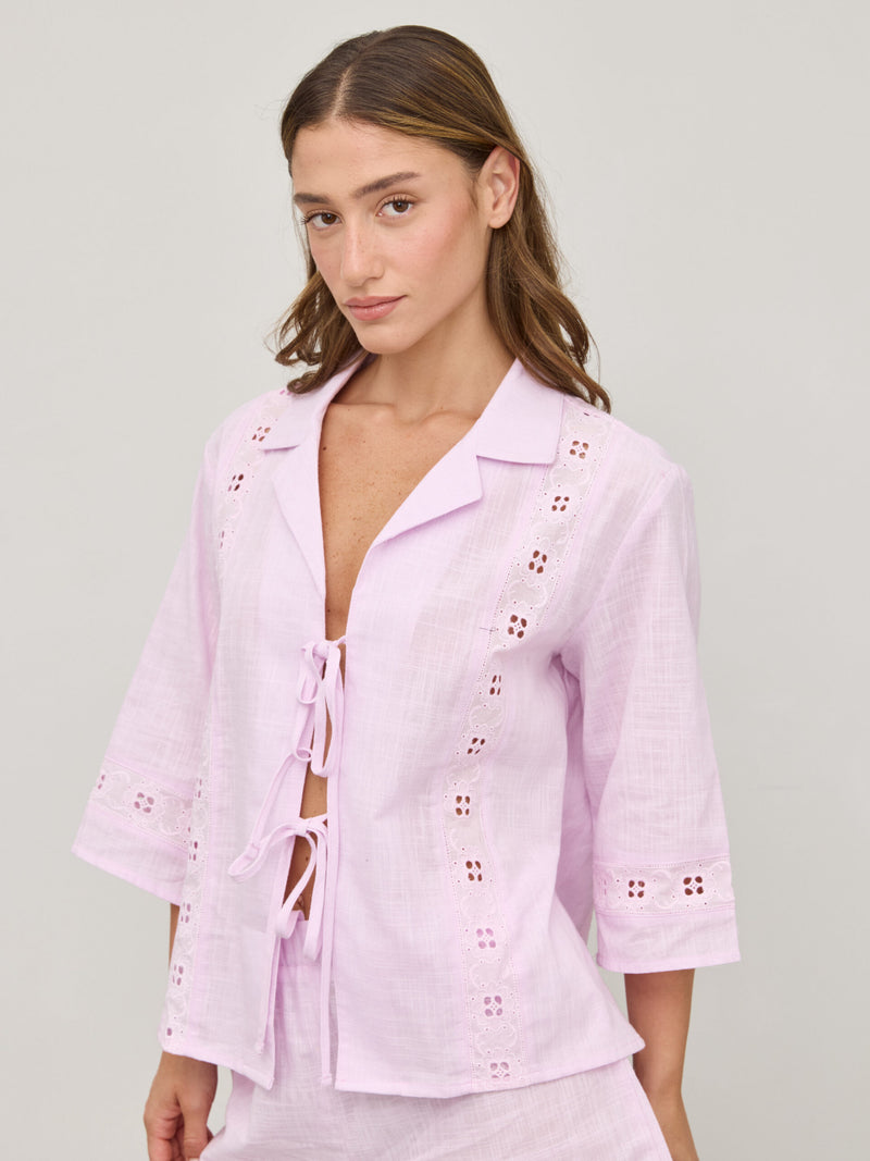 חולצת קשירות תחרה דאני | ורוד