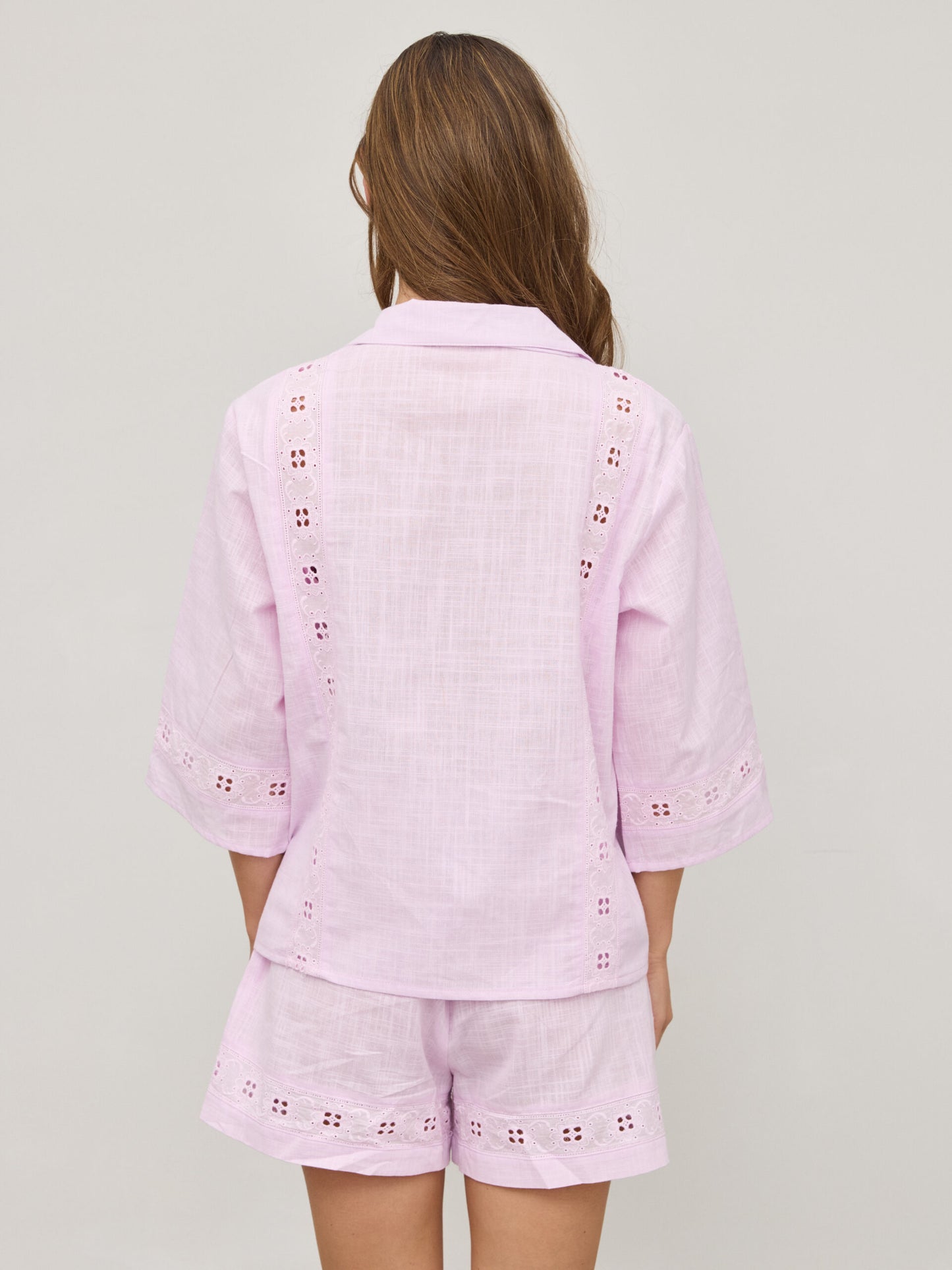 מכנסיים קצרים תחרה דאני | ורוד