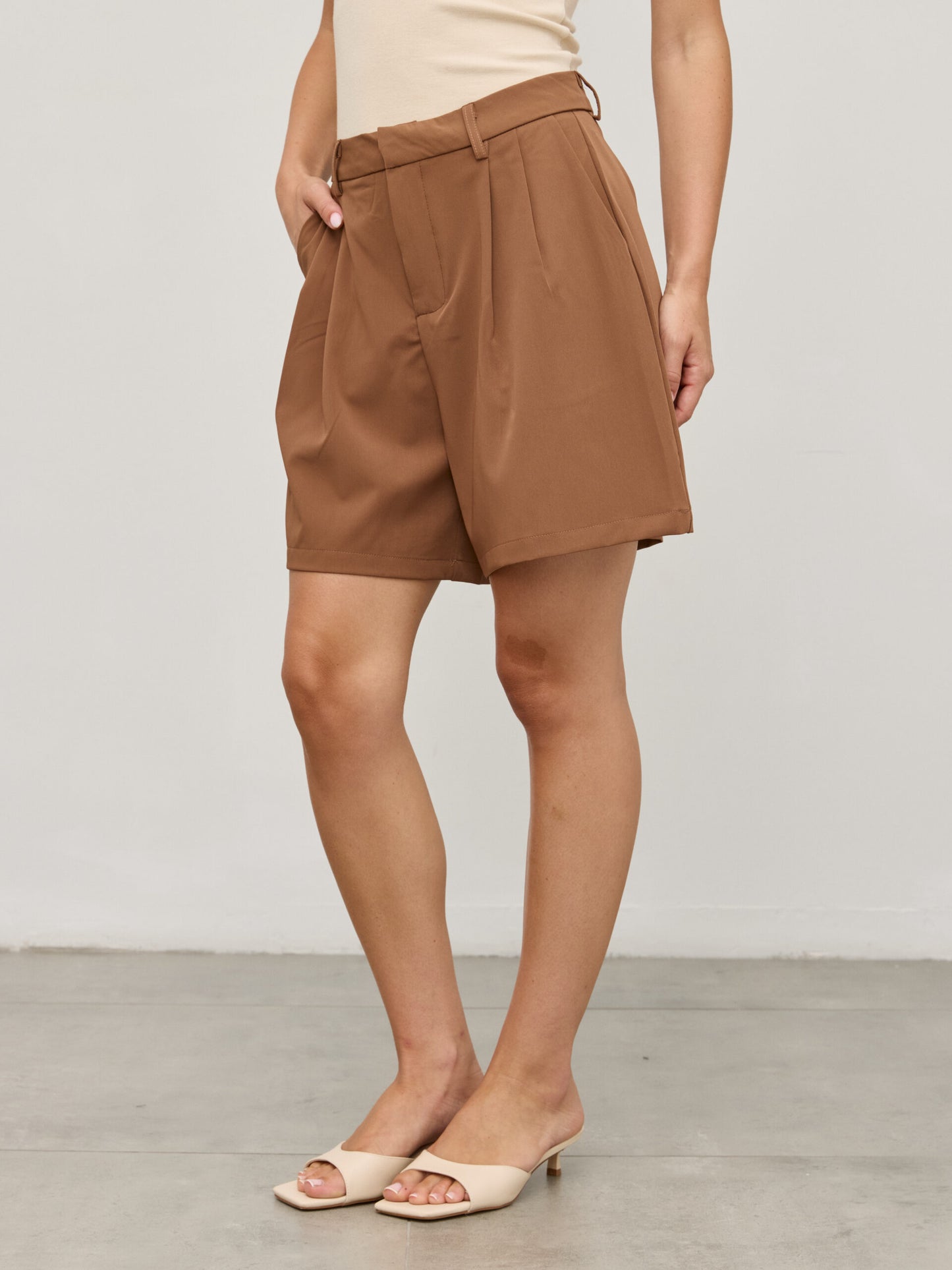 מכנסי ברמודה קיאנו | חום