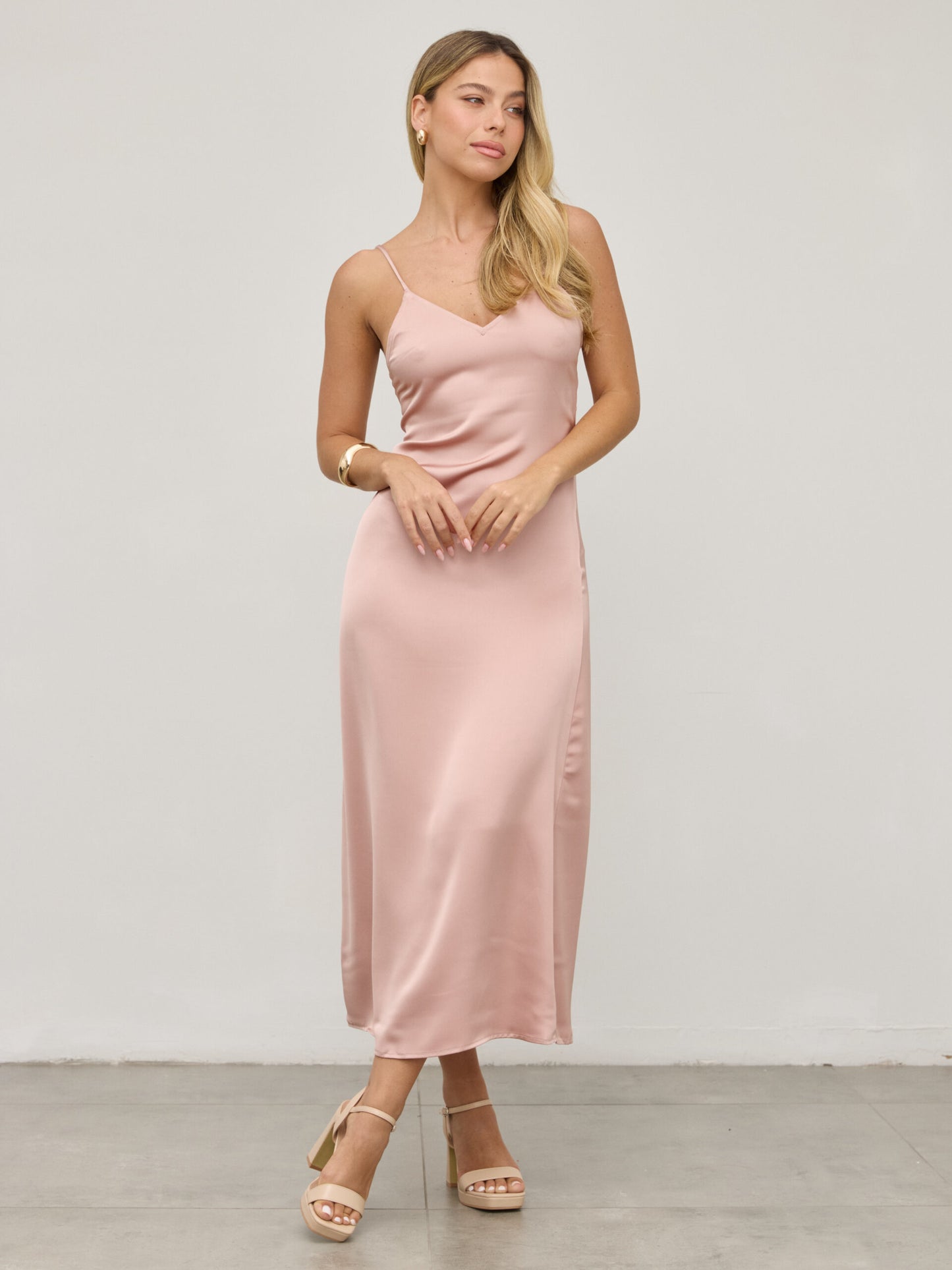 שמלת סאטן מוניקה | ורוד