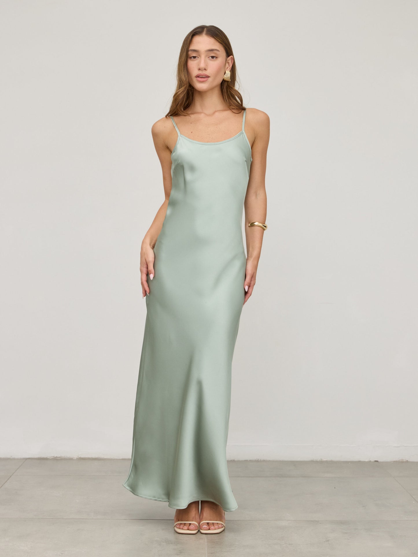 שמלת סאטן מפתח עגול לור | ירוק