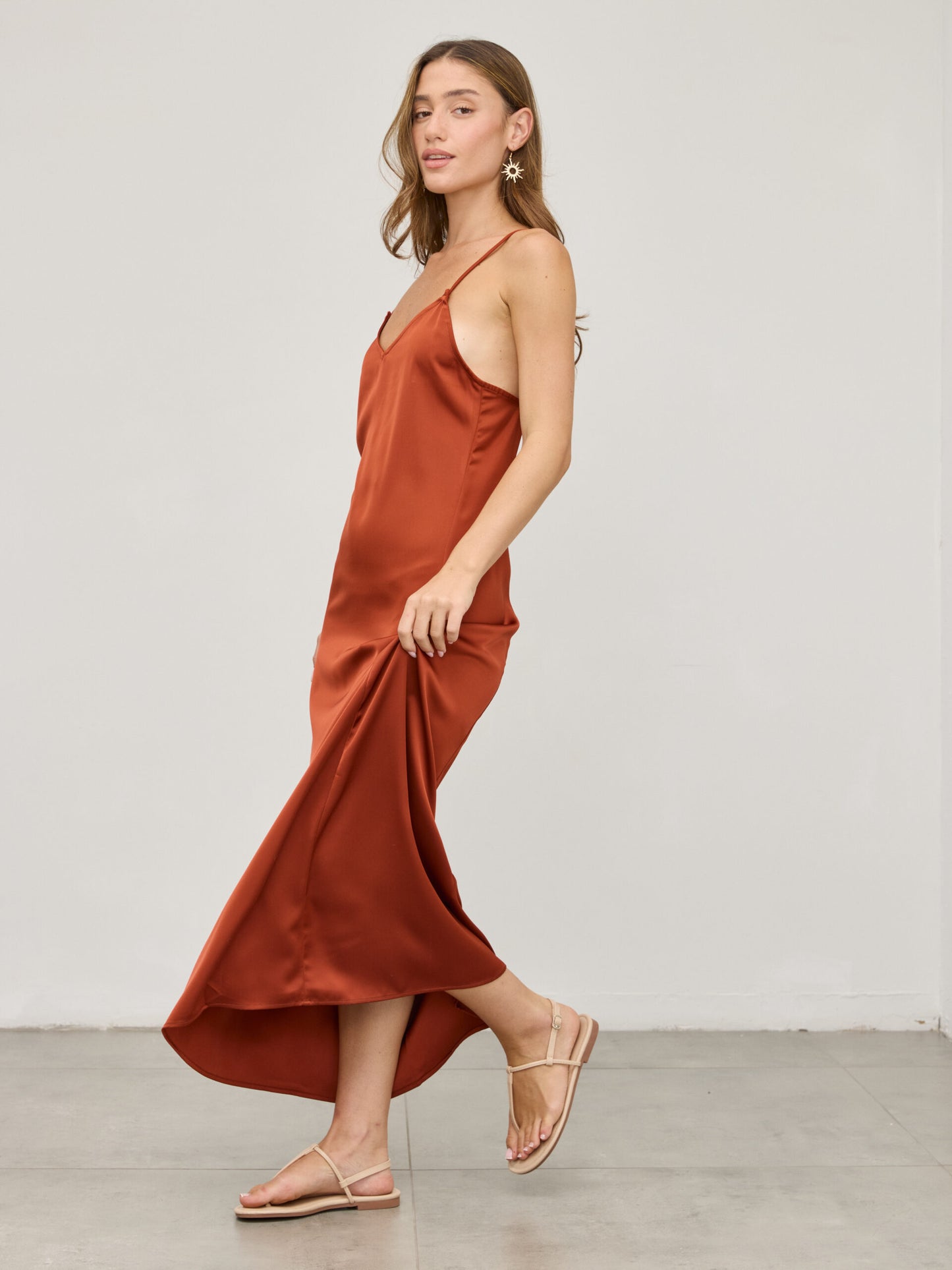 שמלת סאטן מוניקה | חמרה