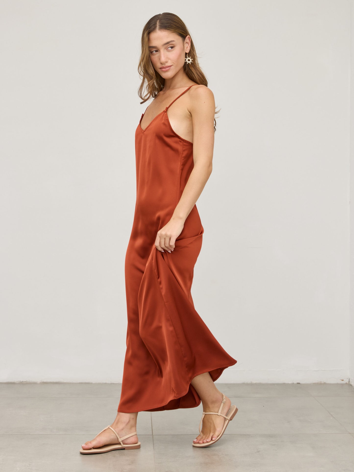 שמלת סאטן מוניקה | חמרה