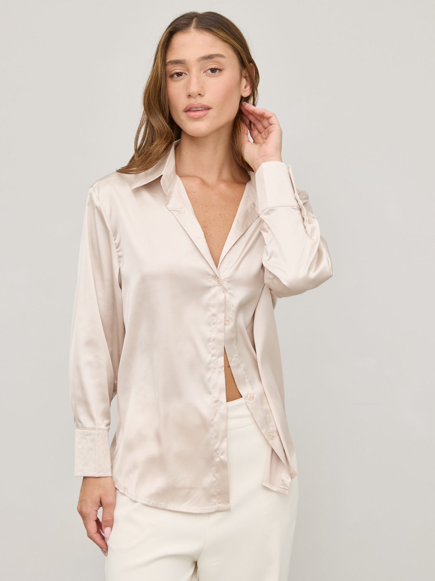 חולצה מכופתרת סאטן לוסיל | בז'