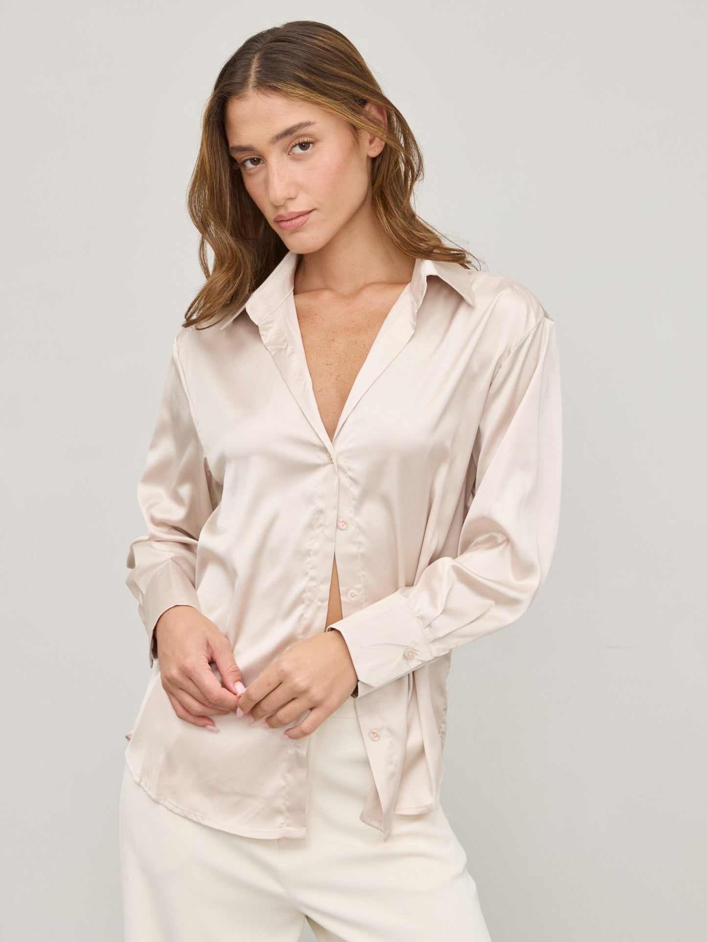 חולצה מכופתרת סאטן לוסיל | בז'