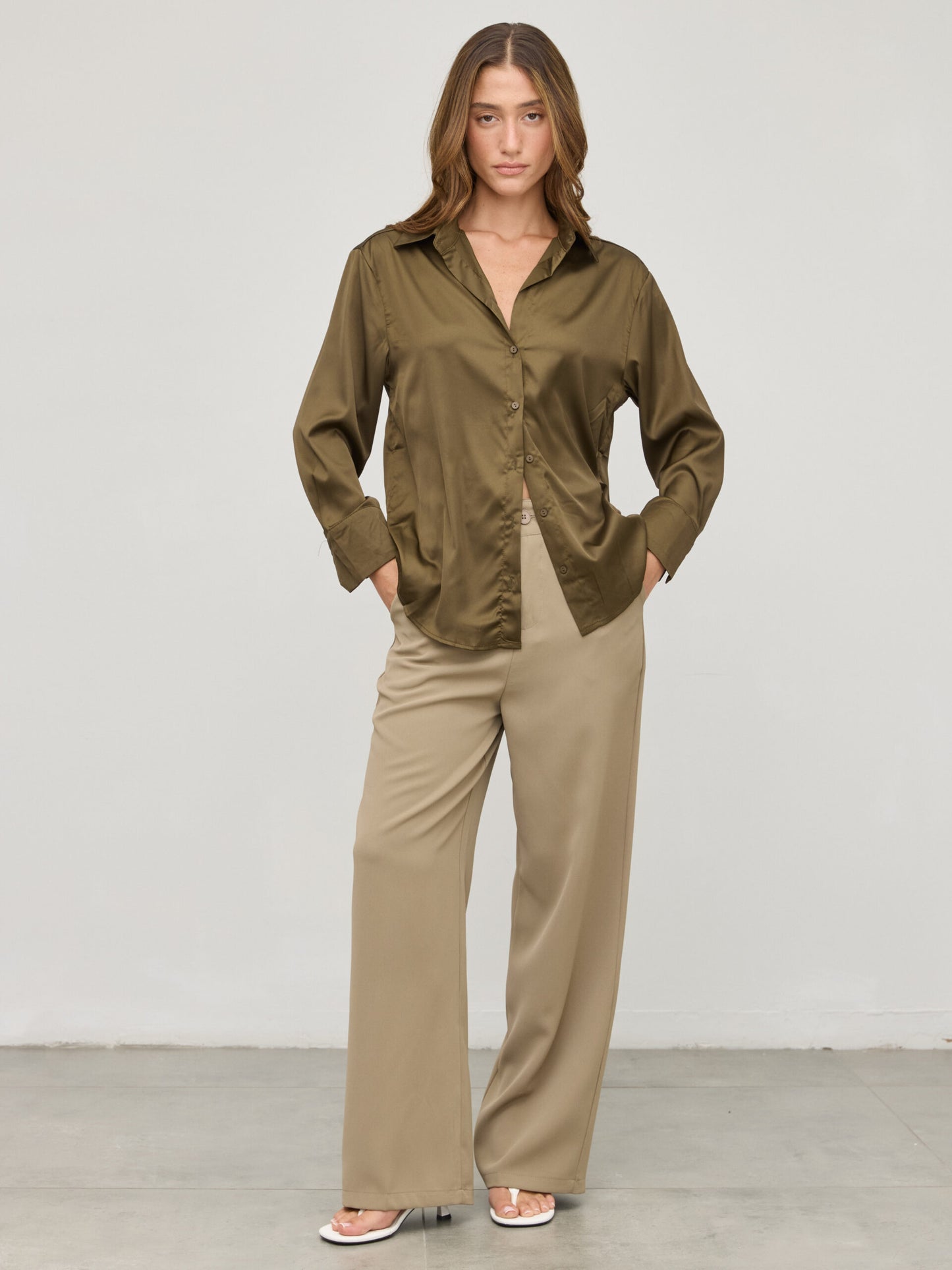 חולצה מכופתרת סאטן לוסיל | ירוק