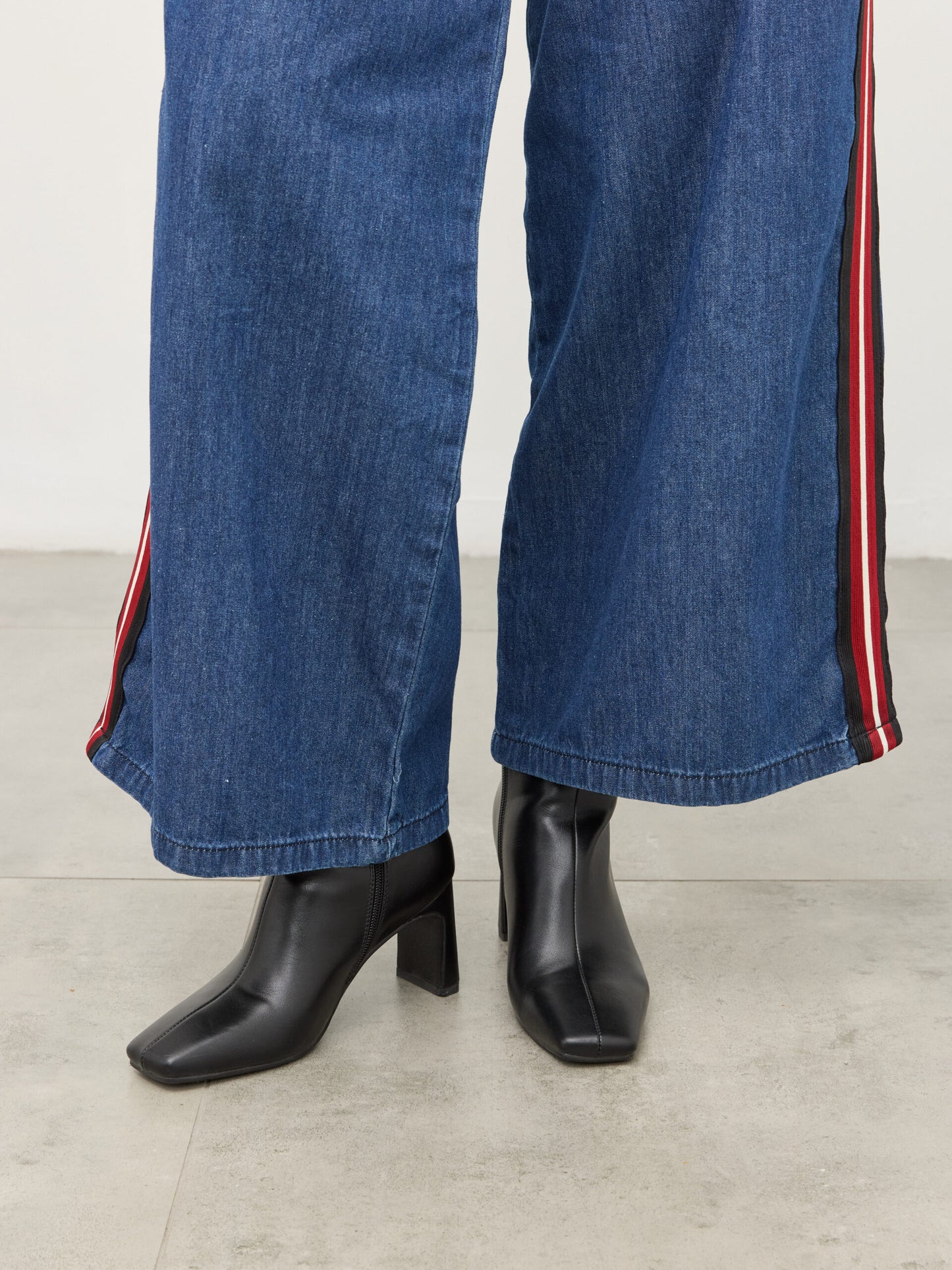 מגפוני עקב אודל | שחור