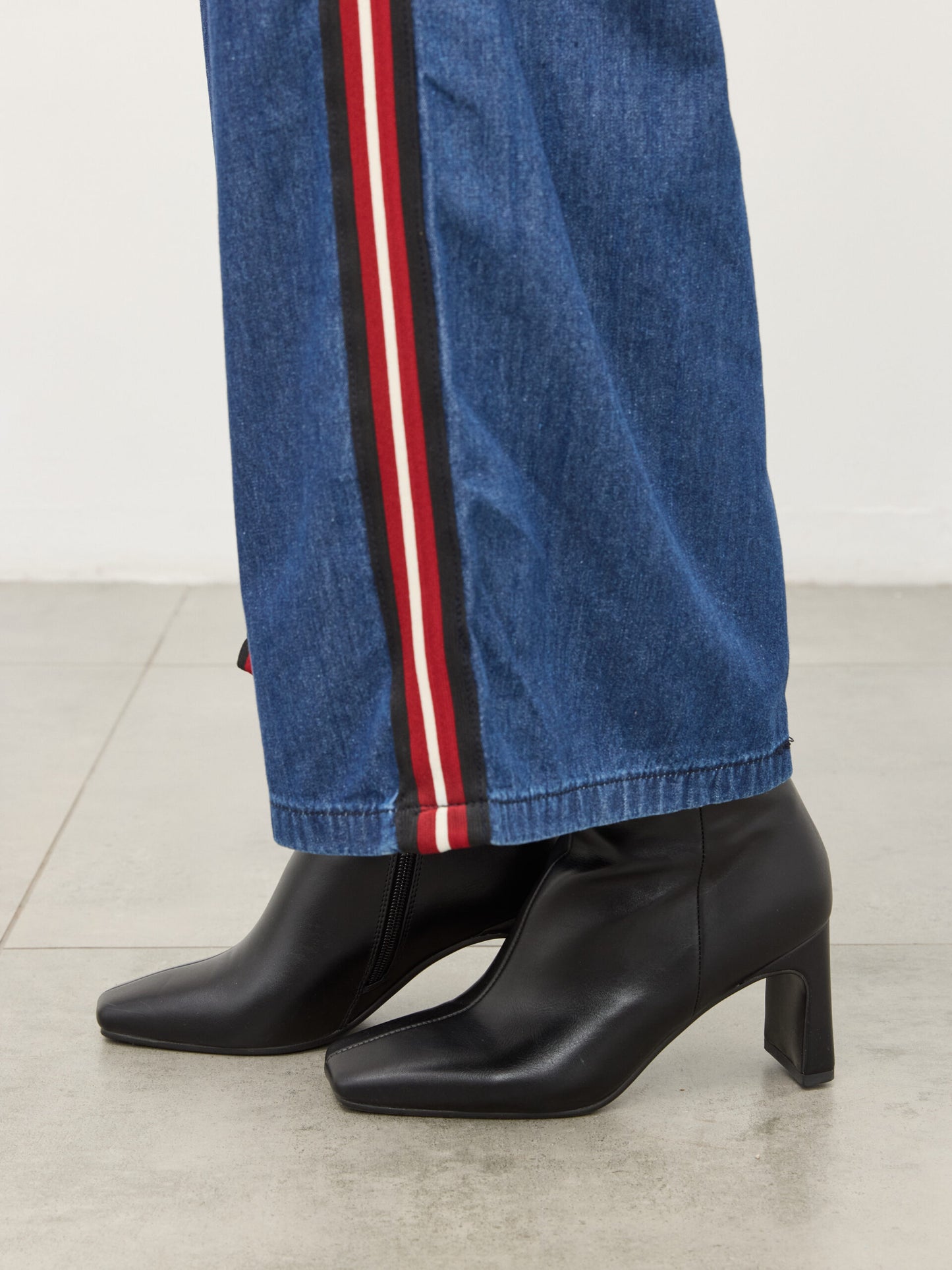 מגפוני עקב אודל | שחור